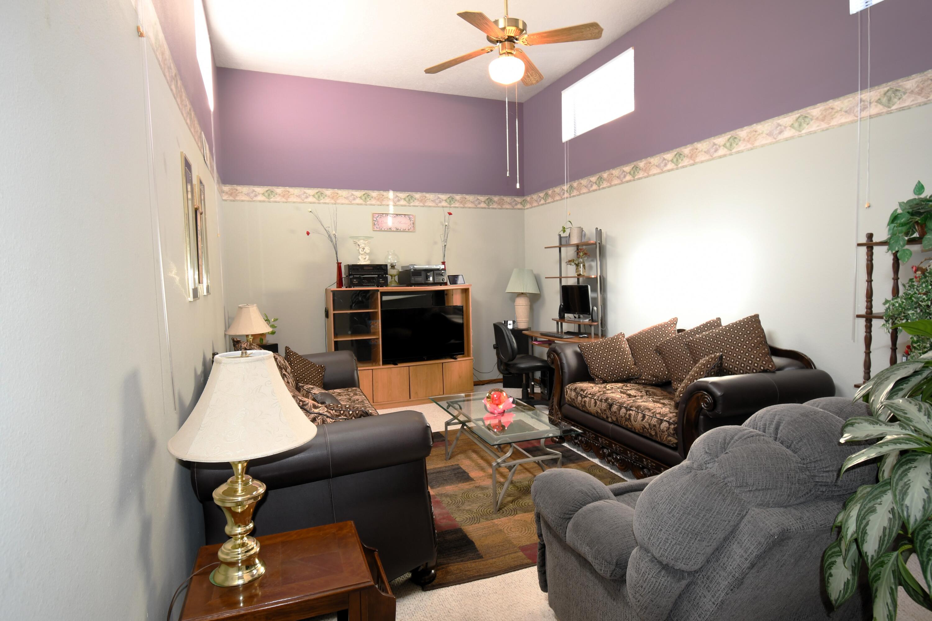 6916 Black Pine Place NE