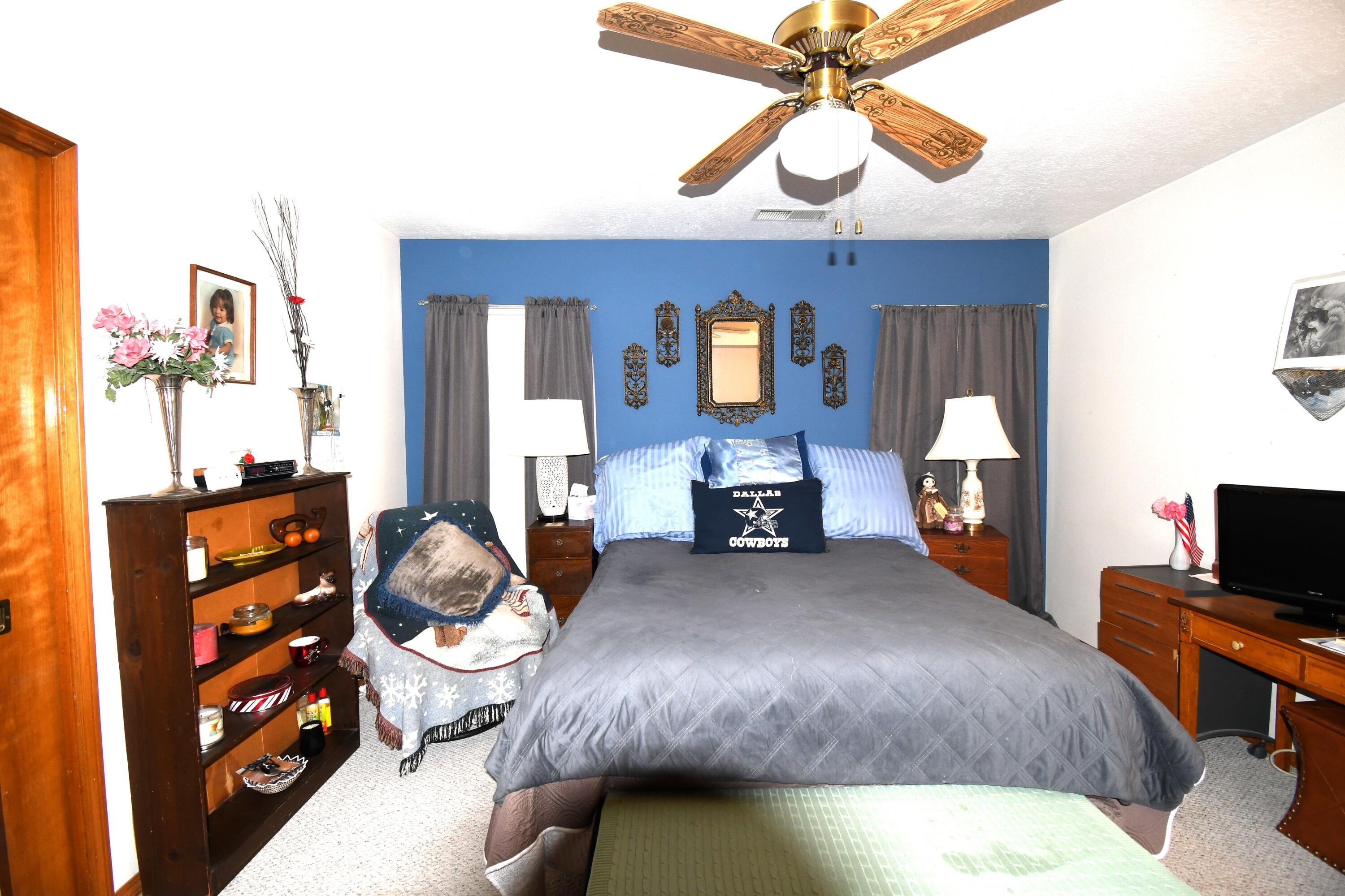 6916 Black Pine Place NE