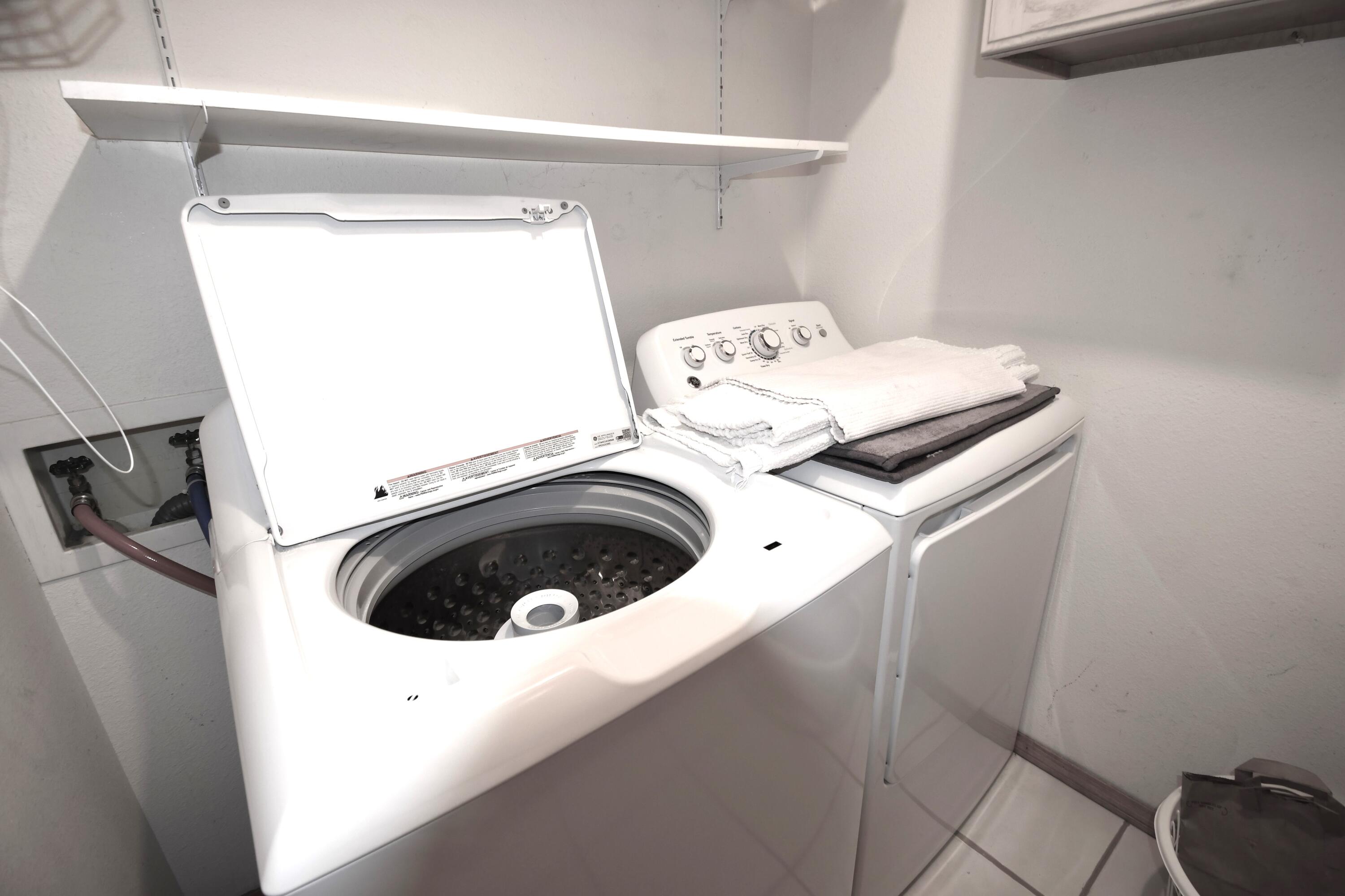 6916 Black Pine Place NE