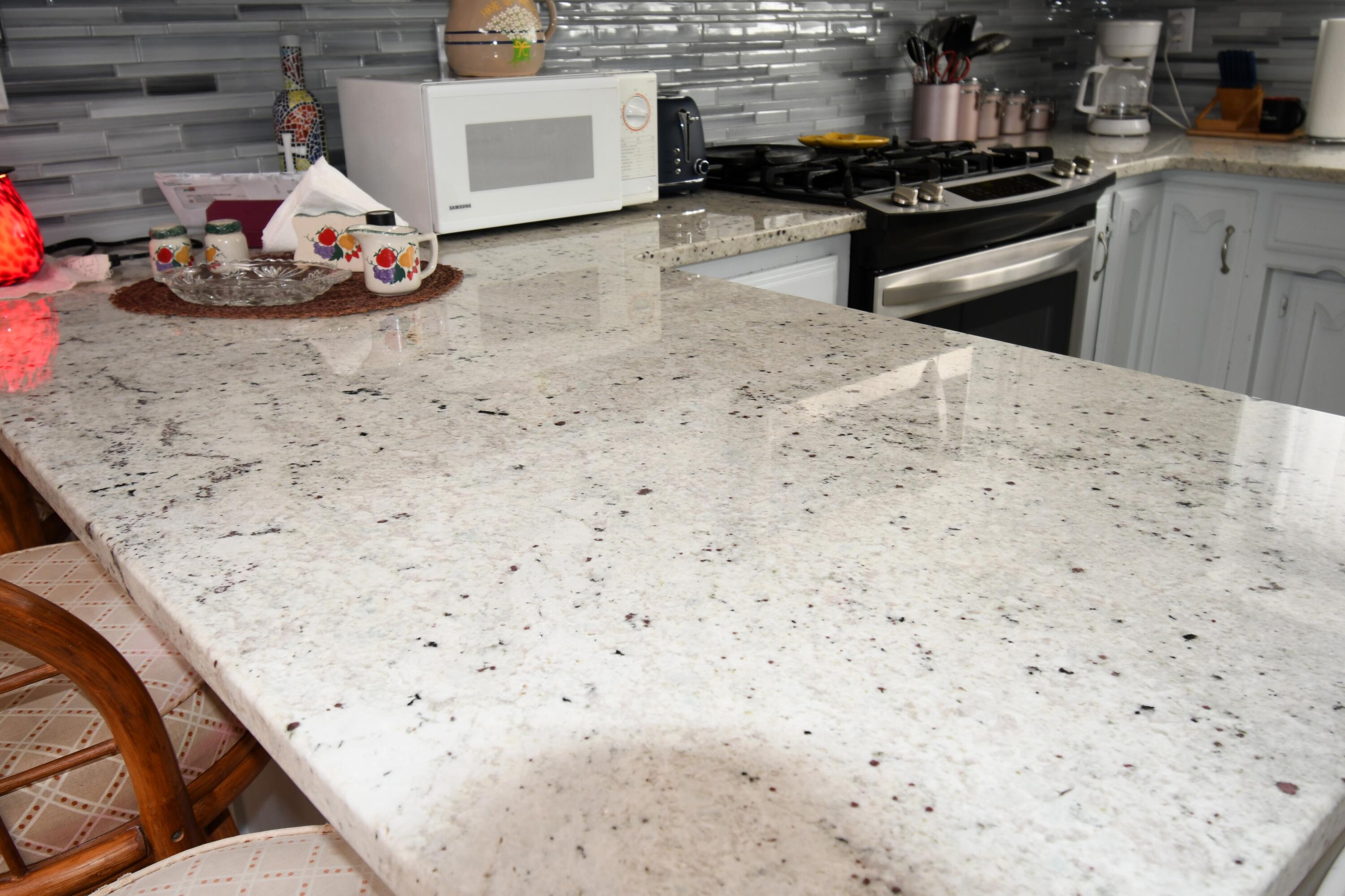 6916 Black Pine Place NE