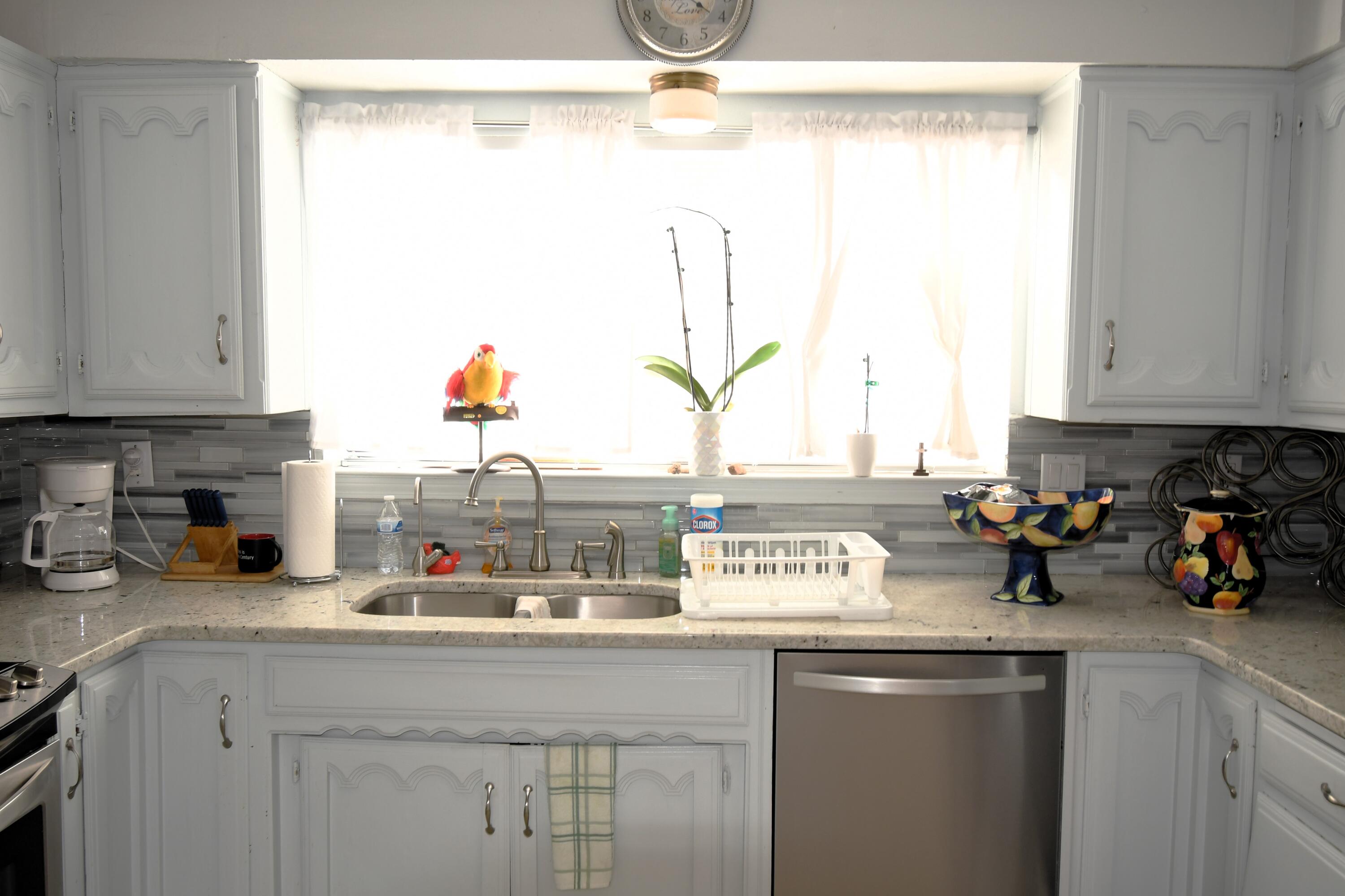 6916 Black Pine Place NE