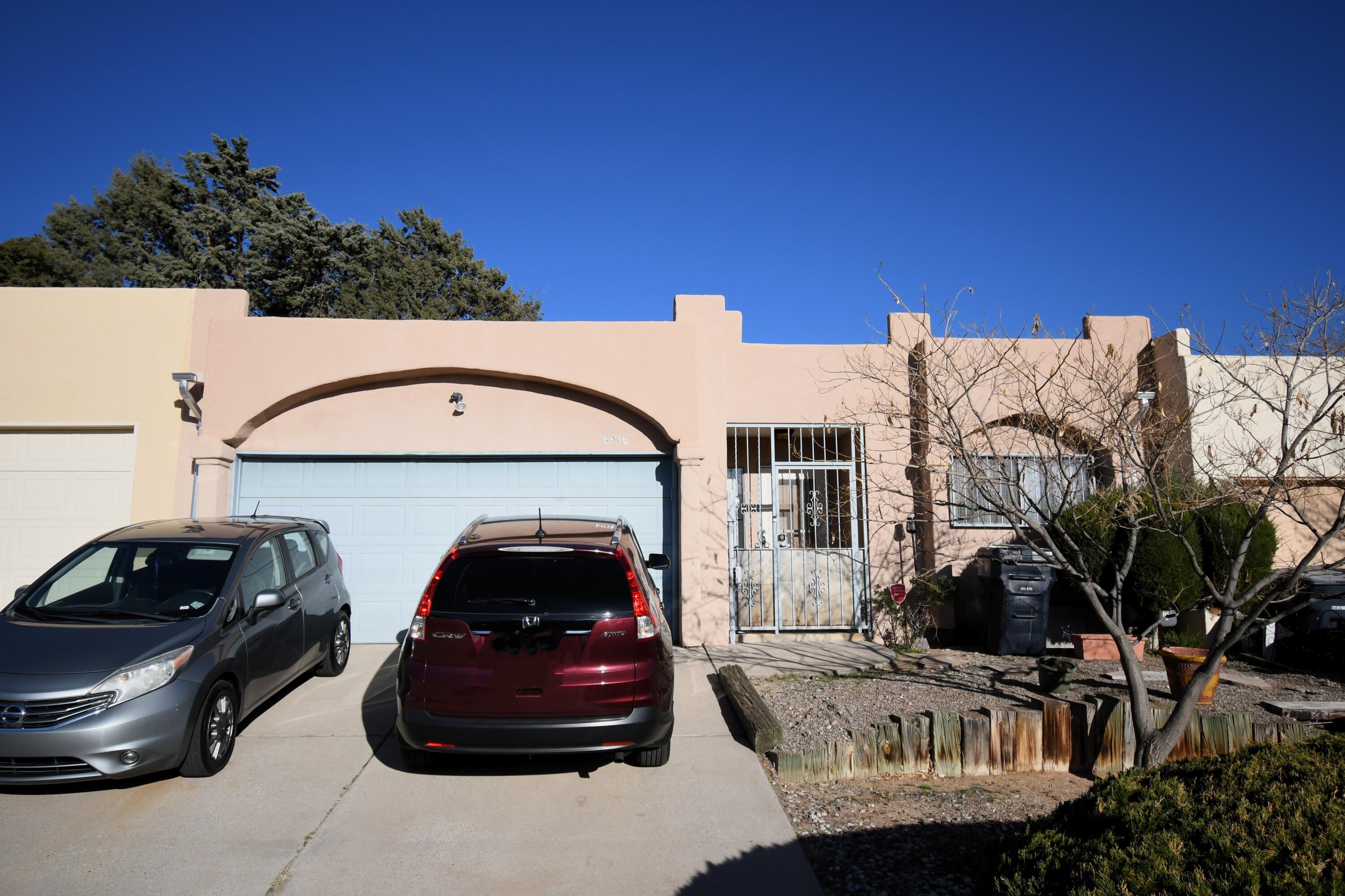 6916 Black Pine Place NE