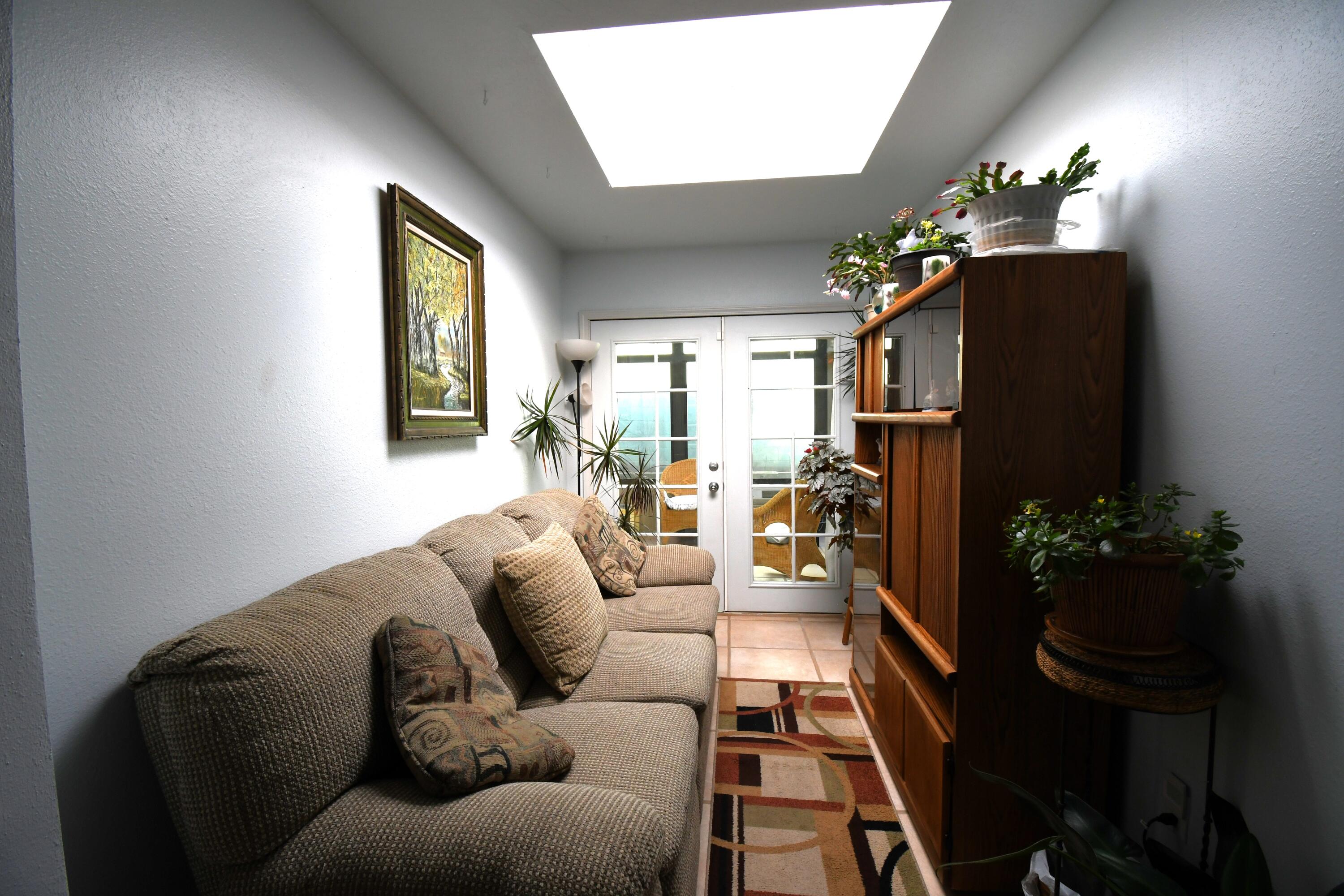 6916 Black Pine Place NE