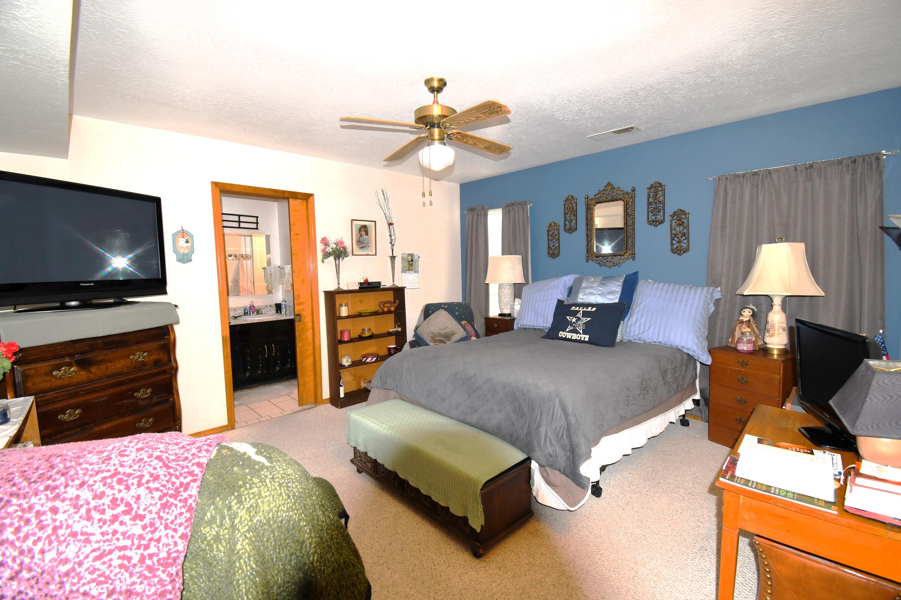 6916 Black Pine Place NE