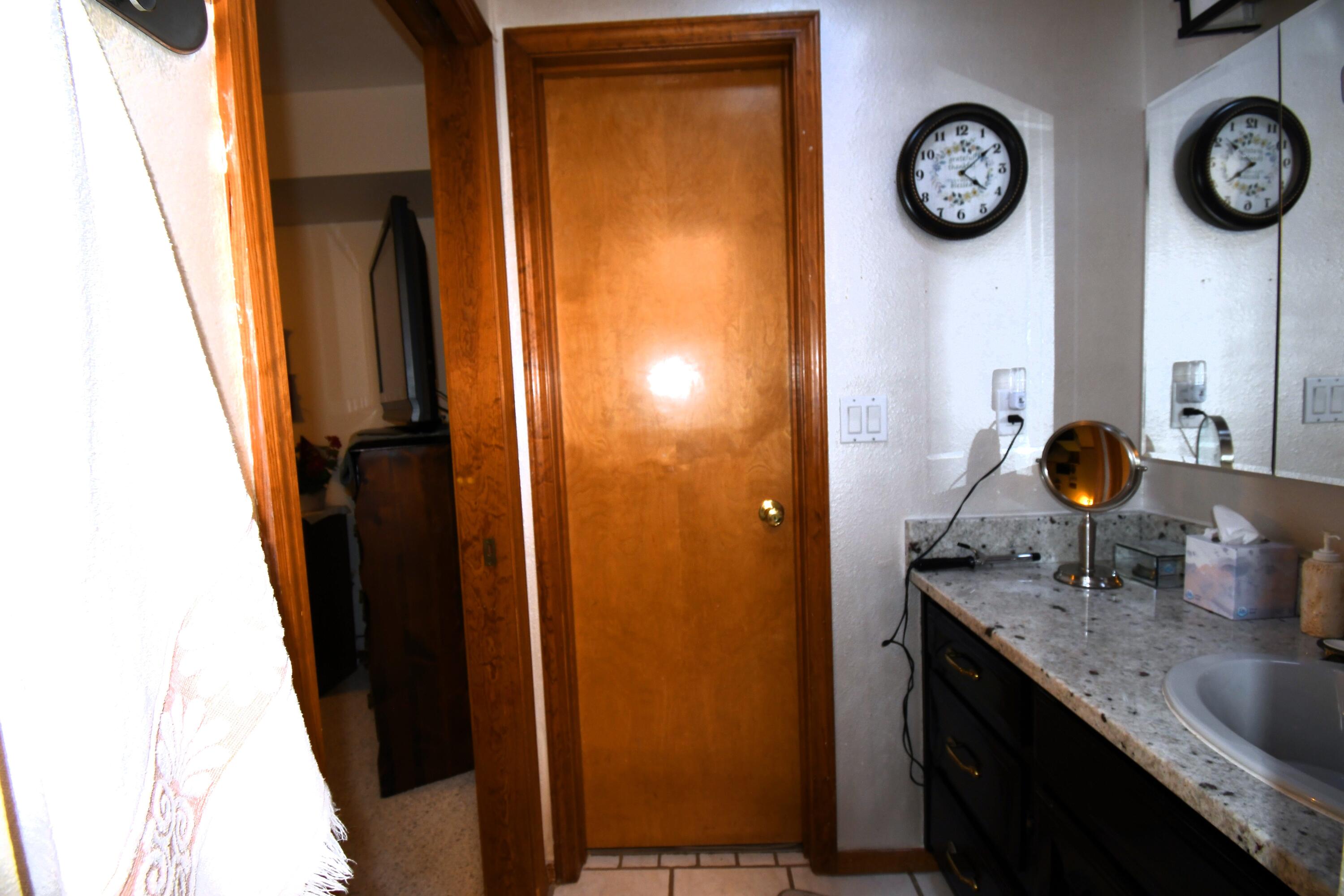 6916 Black Pine Place NE