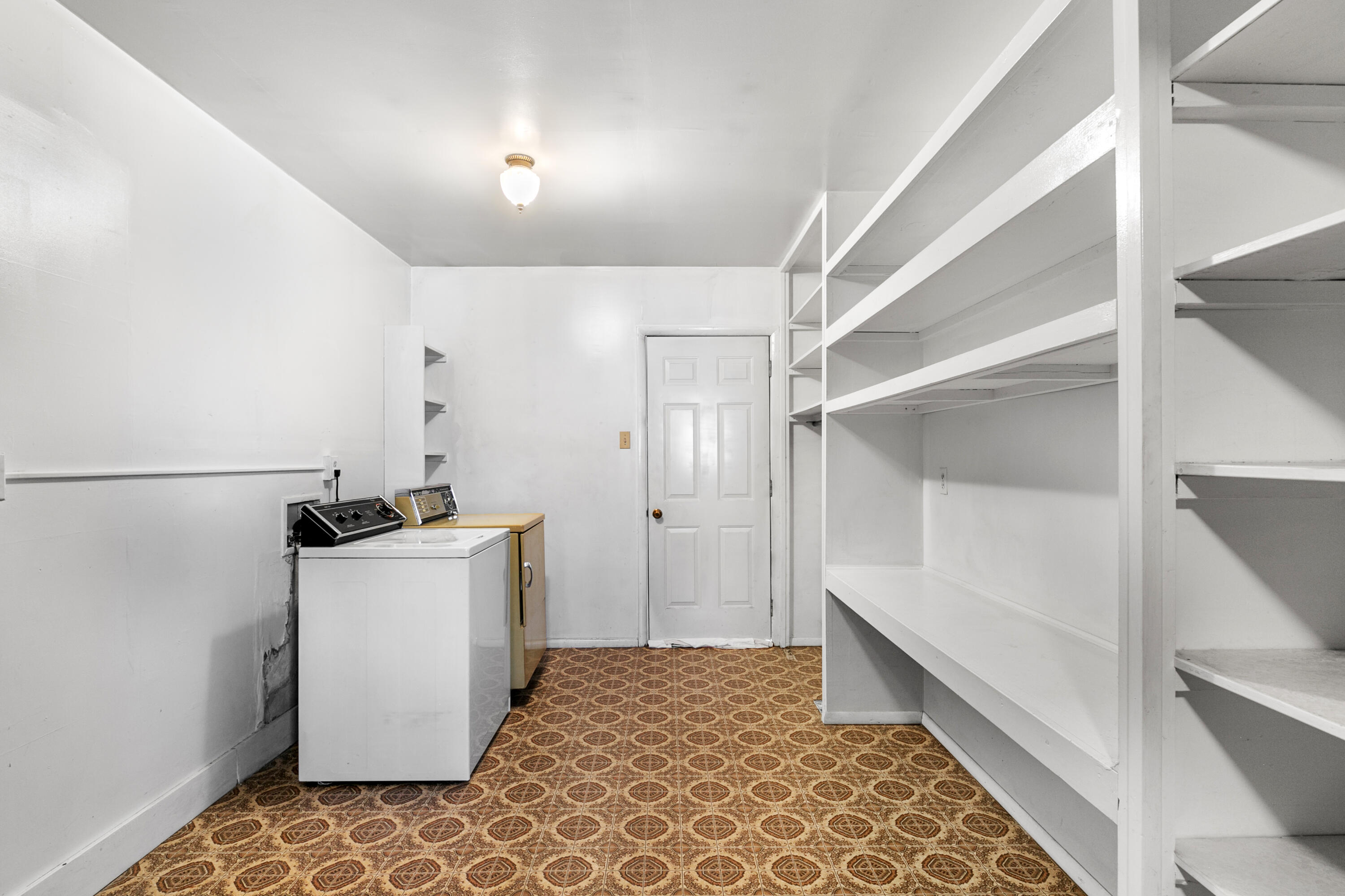 4512 Delamar Avenue NE