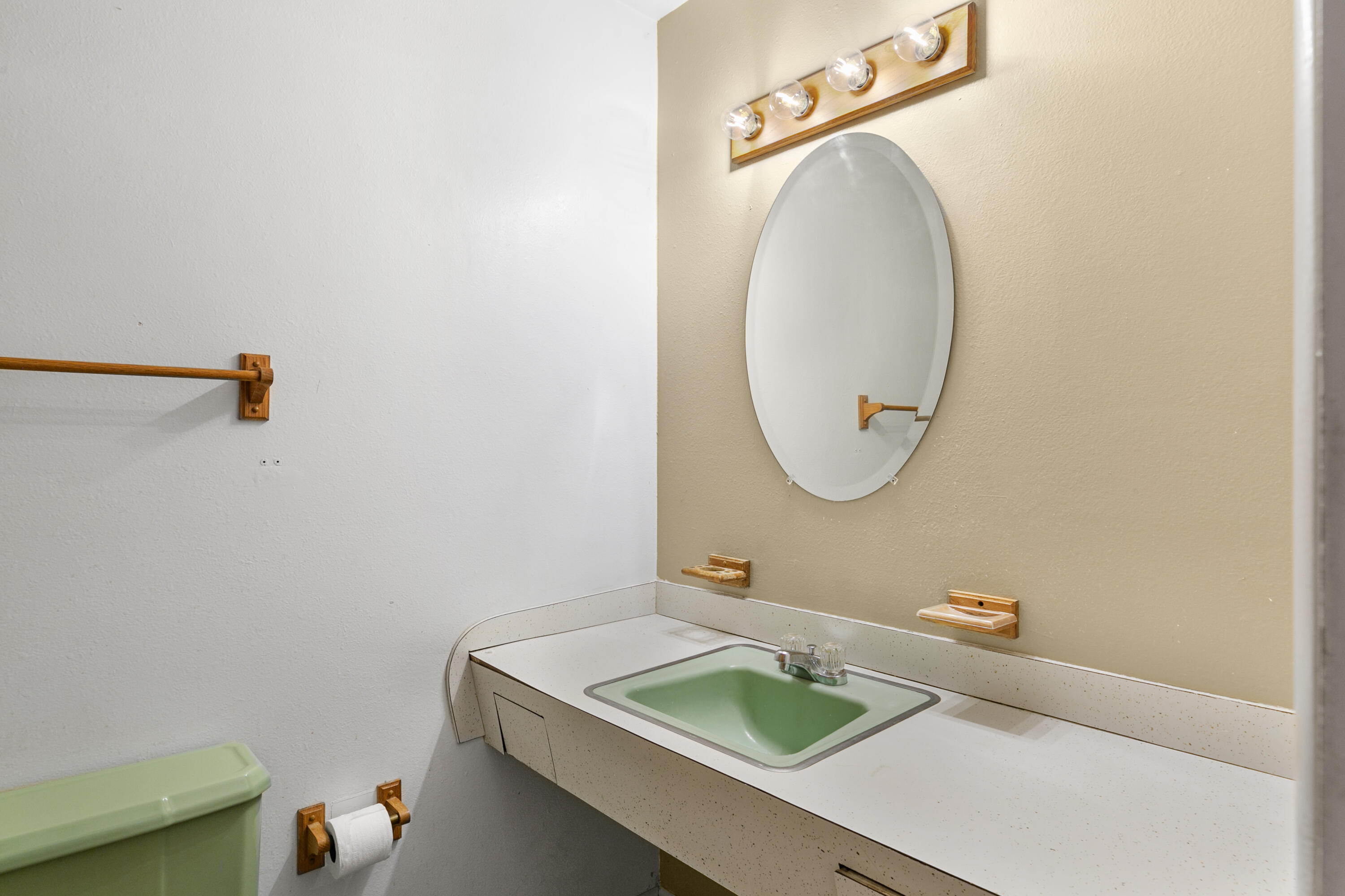 4512 Delamar Avenue NE