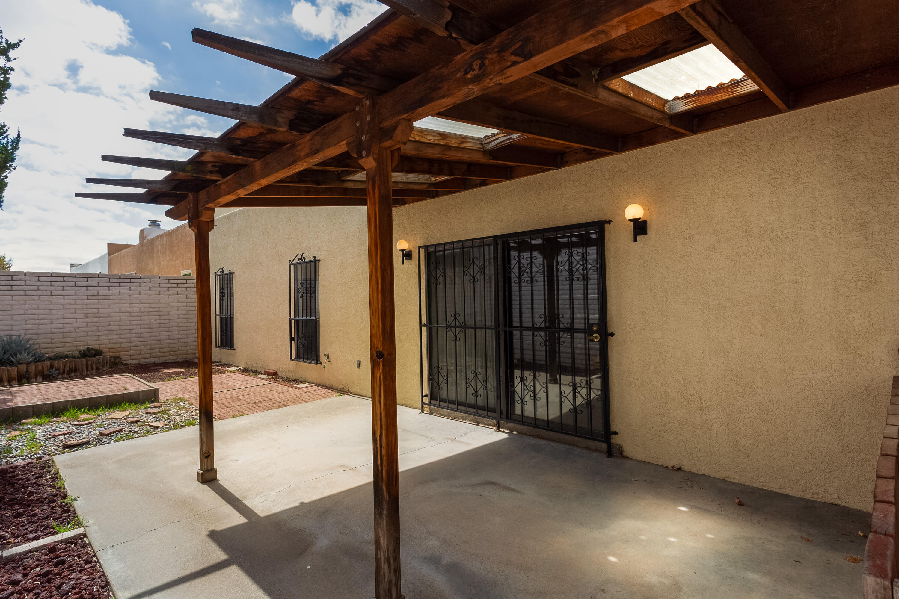 3020 Jardin Plaza NE