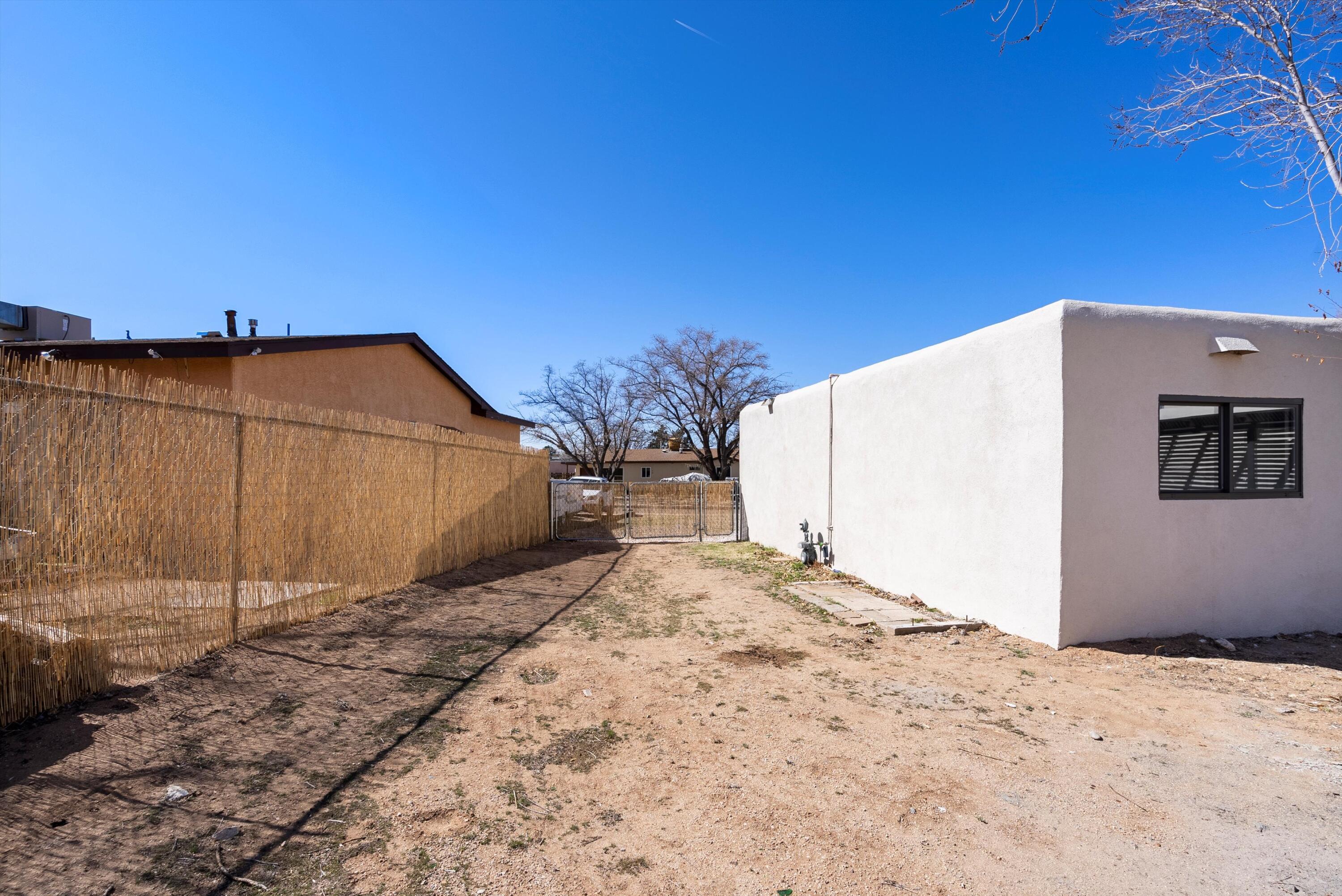 11205 Morris Pl NE