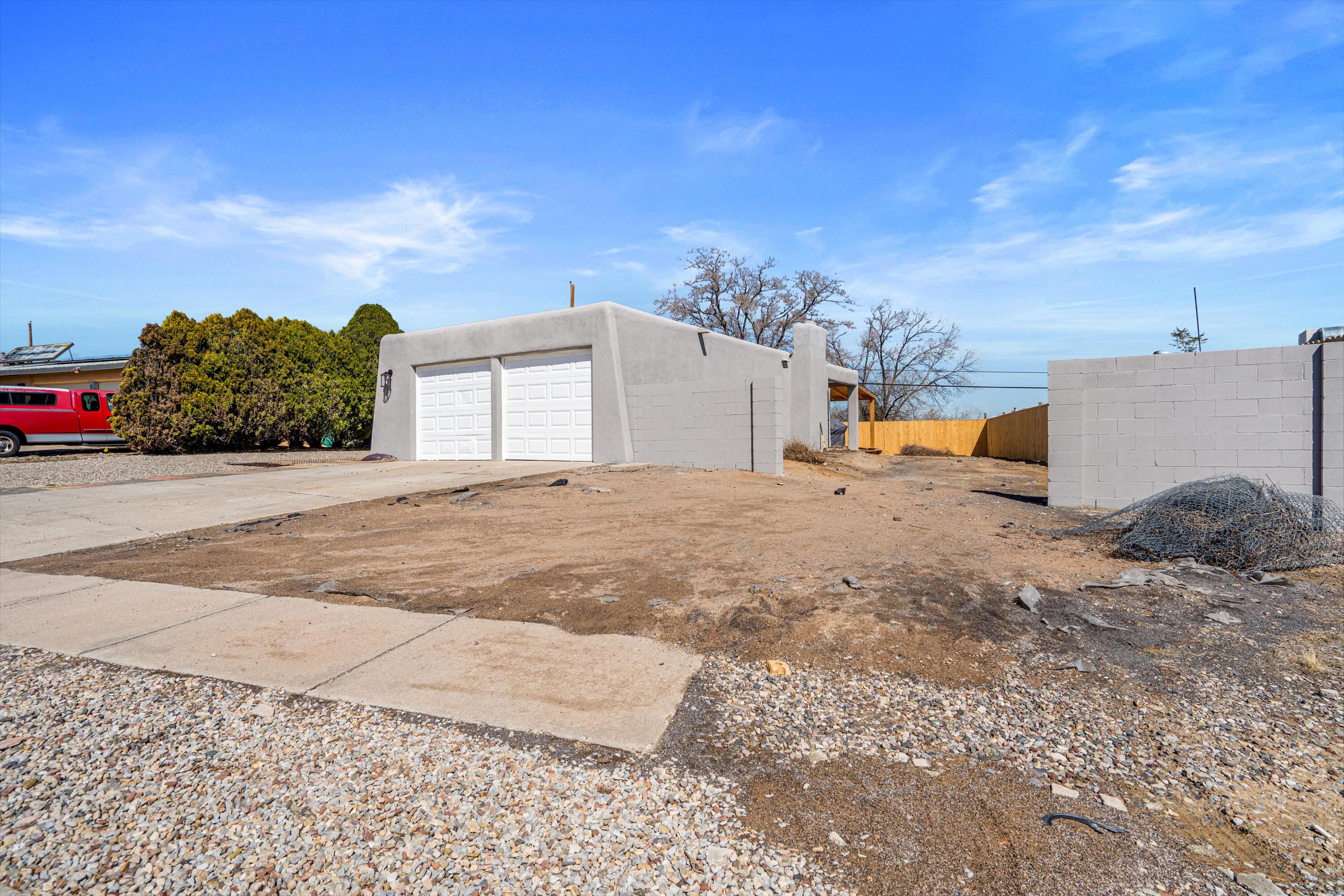 5717 Ave La Mirada NW