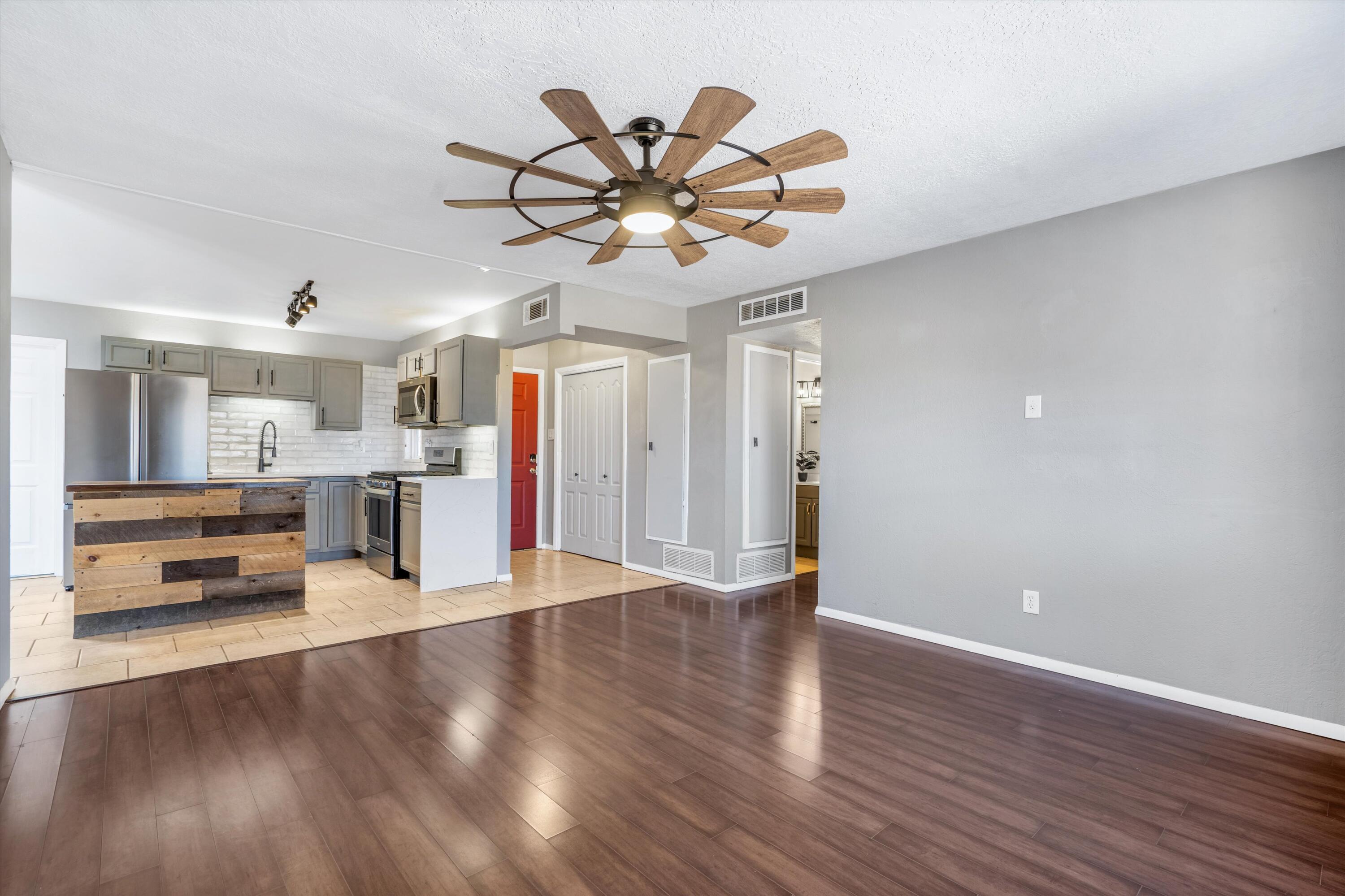 5717 Ave La Mirada NW