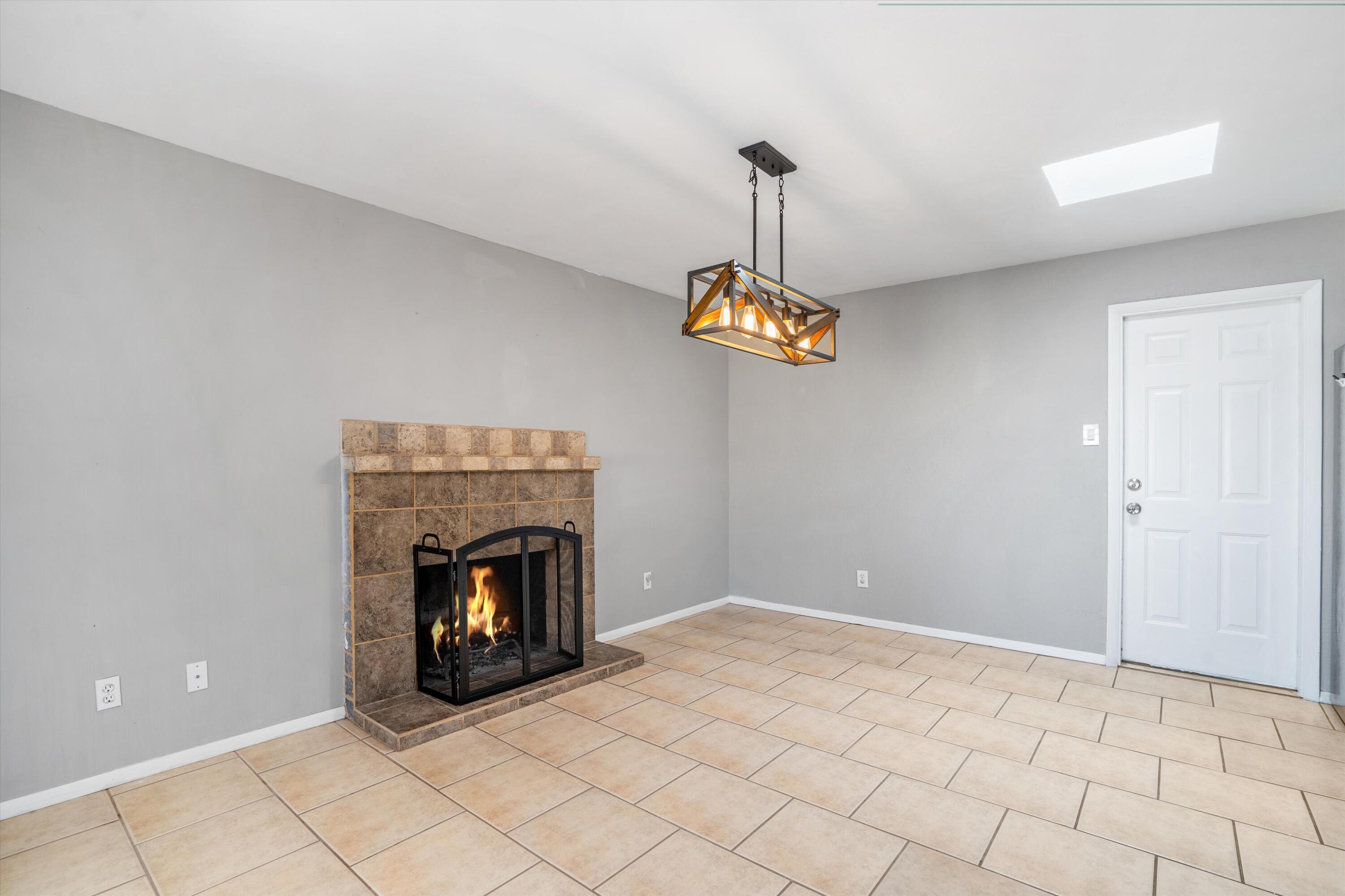 5717 Ave La Mirada NW