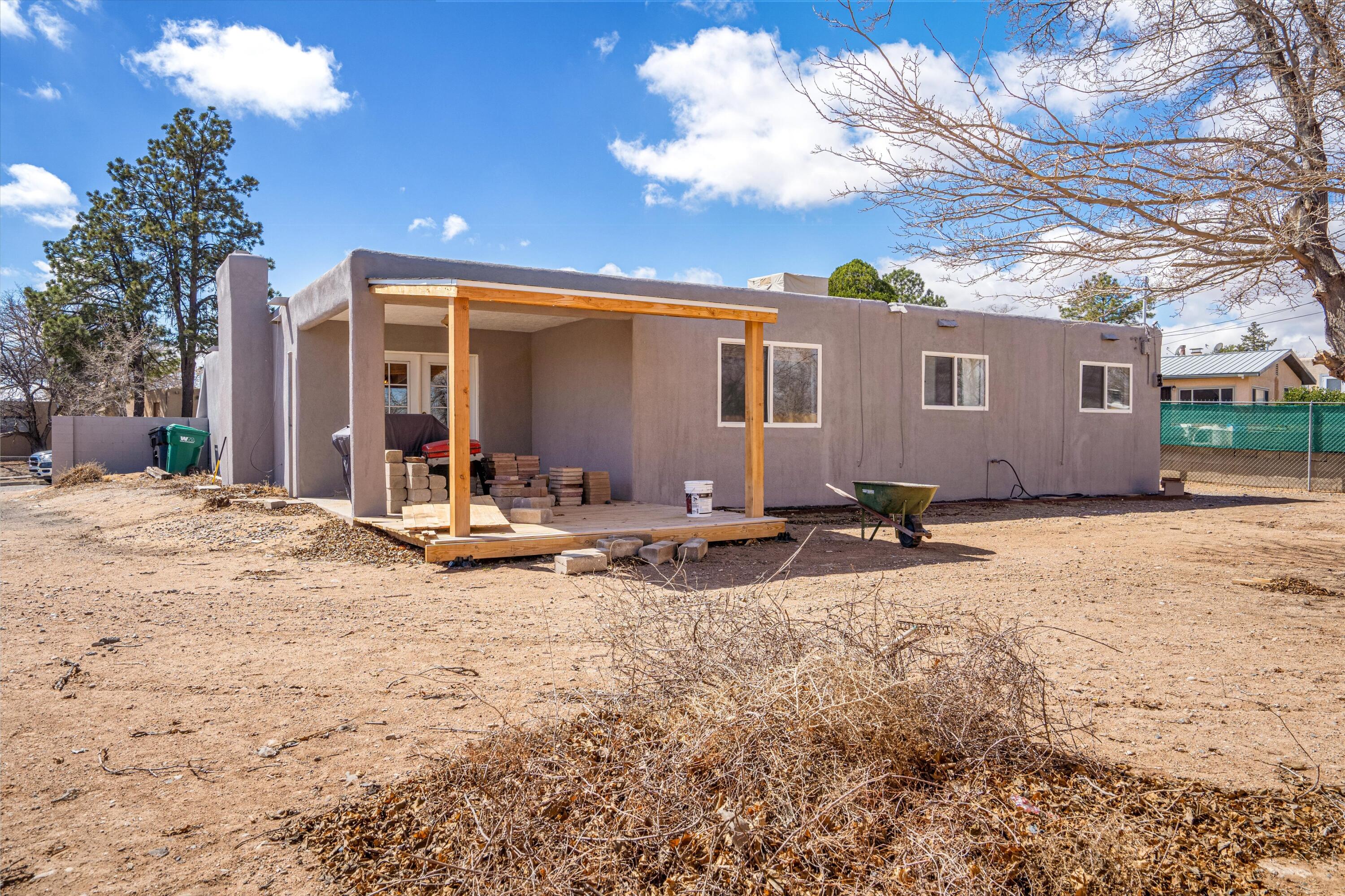 5717 Ave La Mirada NW