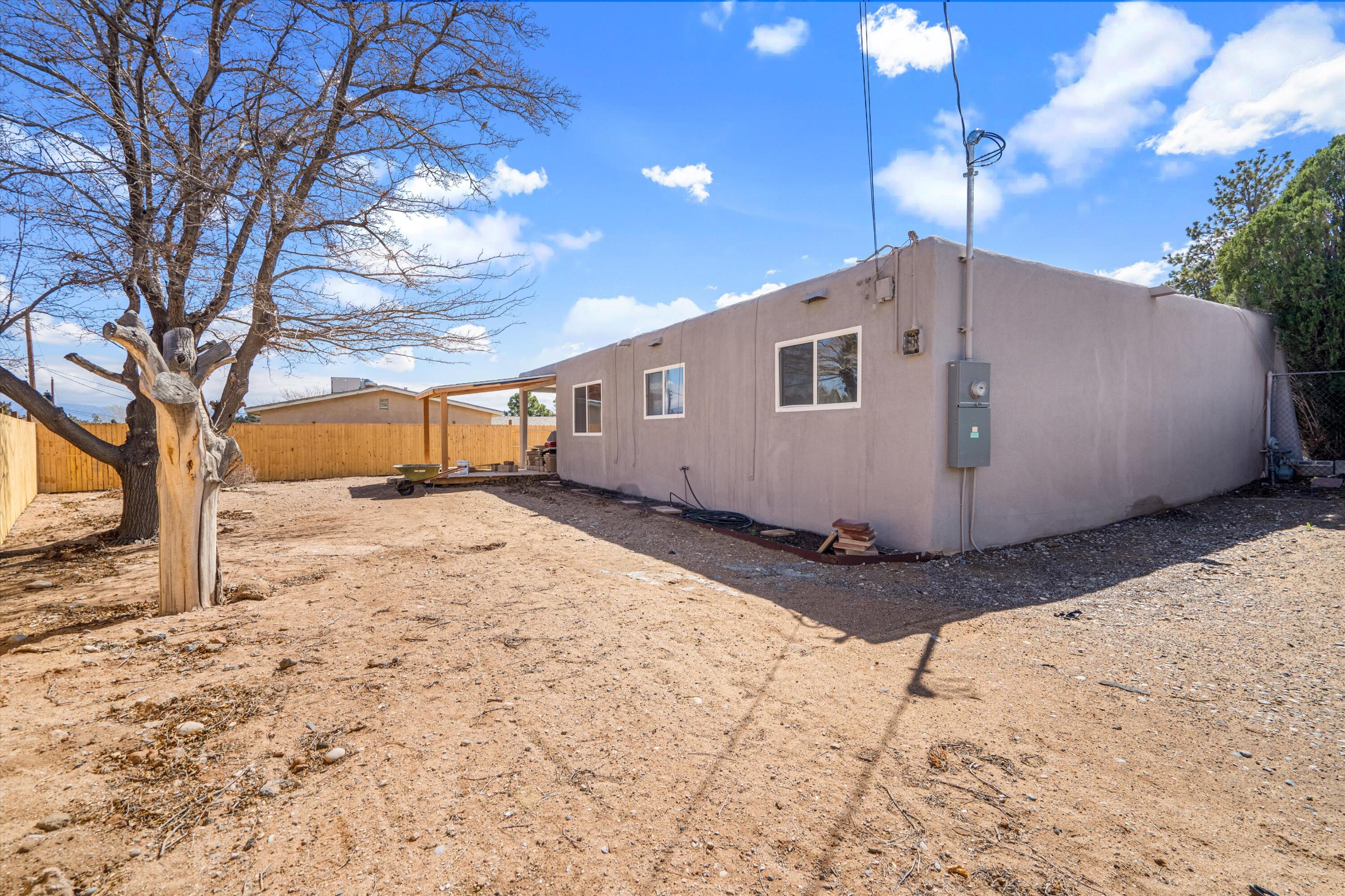 5717 Ave La Mirada NW