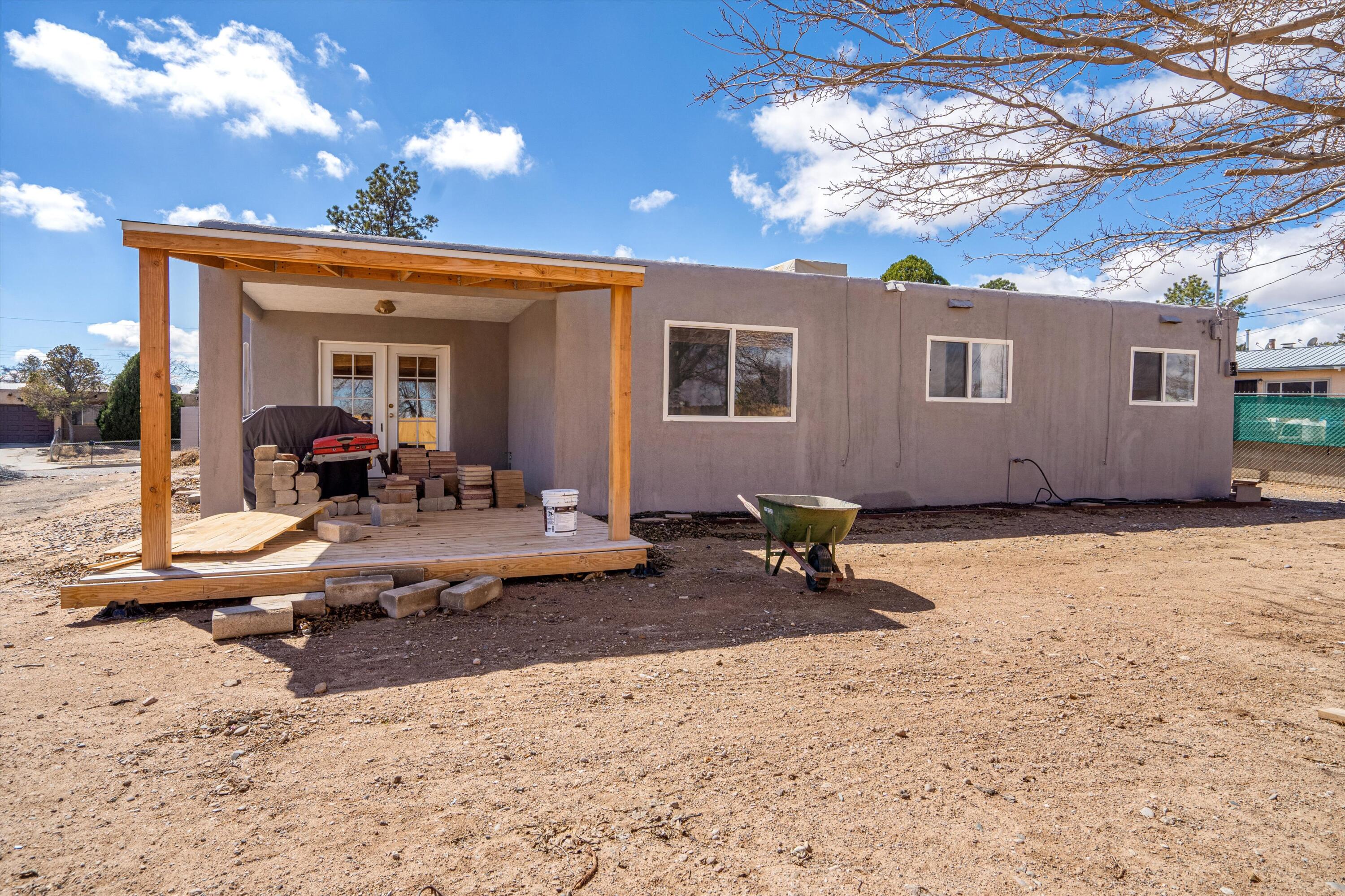 5717 Ave La Mirada NW