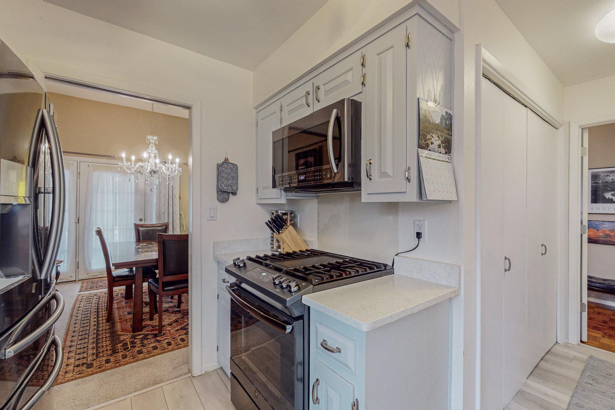 6212 Rio Hondo Drive NE