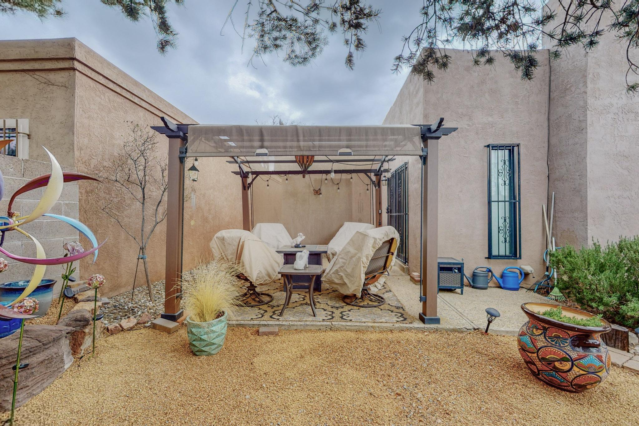 6212 Rio Hondo Drive NE