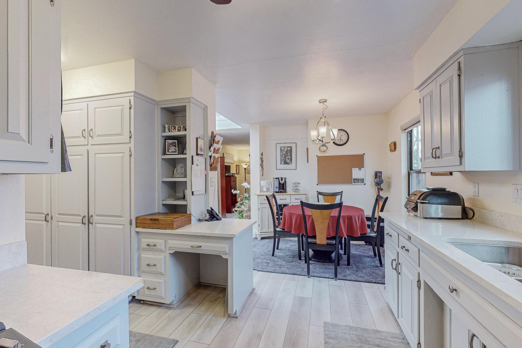 6212 Rio Hondo Drive NE