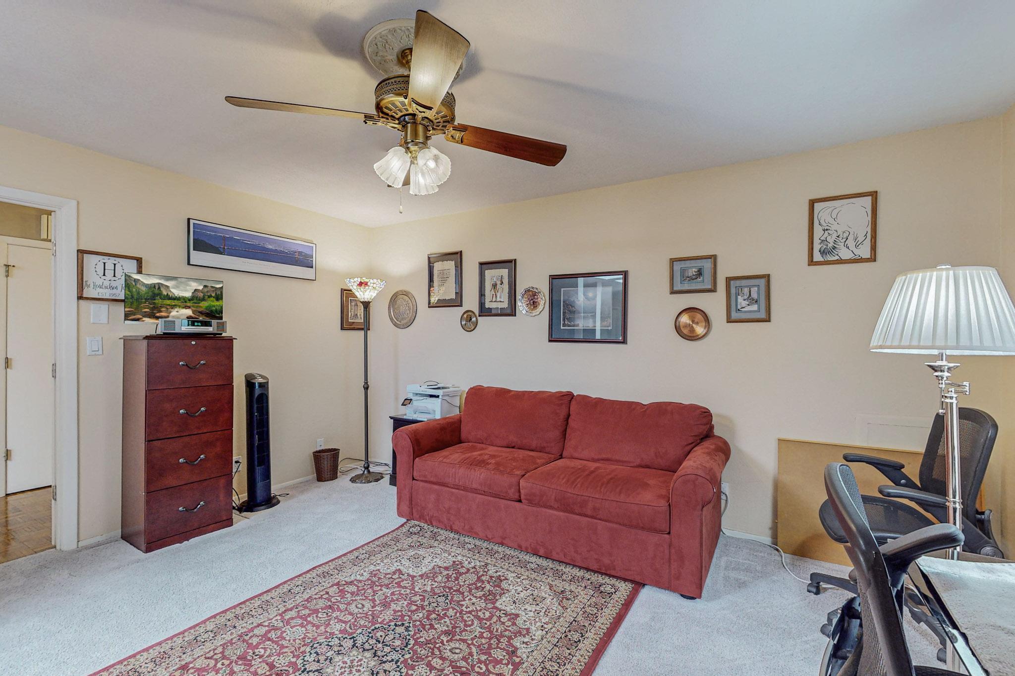 6212 Rio Hondo Drive NE