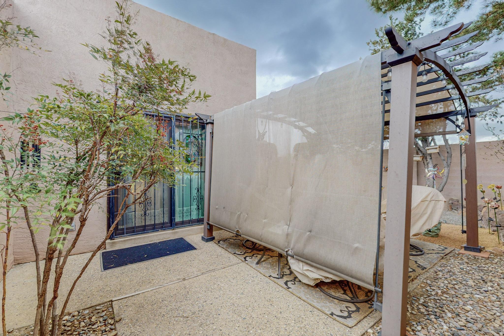 6212 Rio Hondo Drive NE