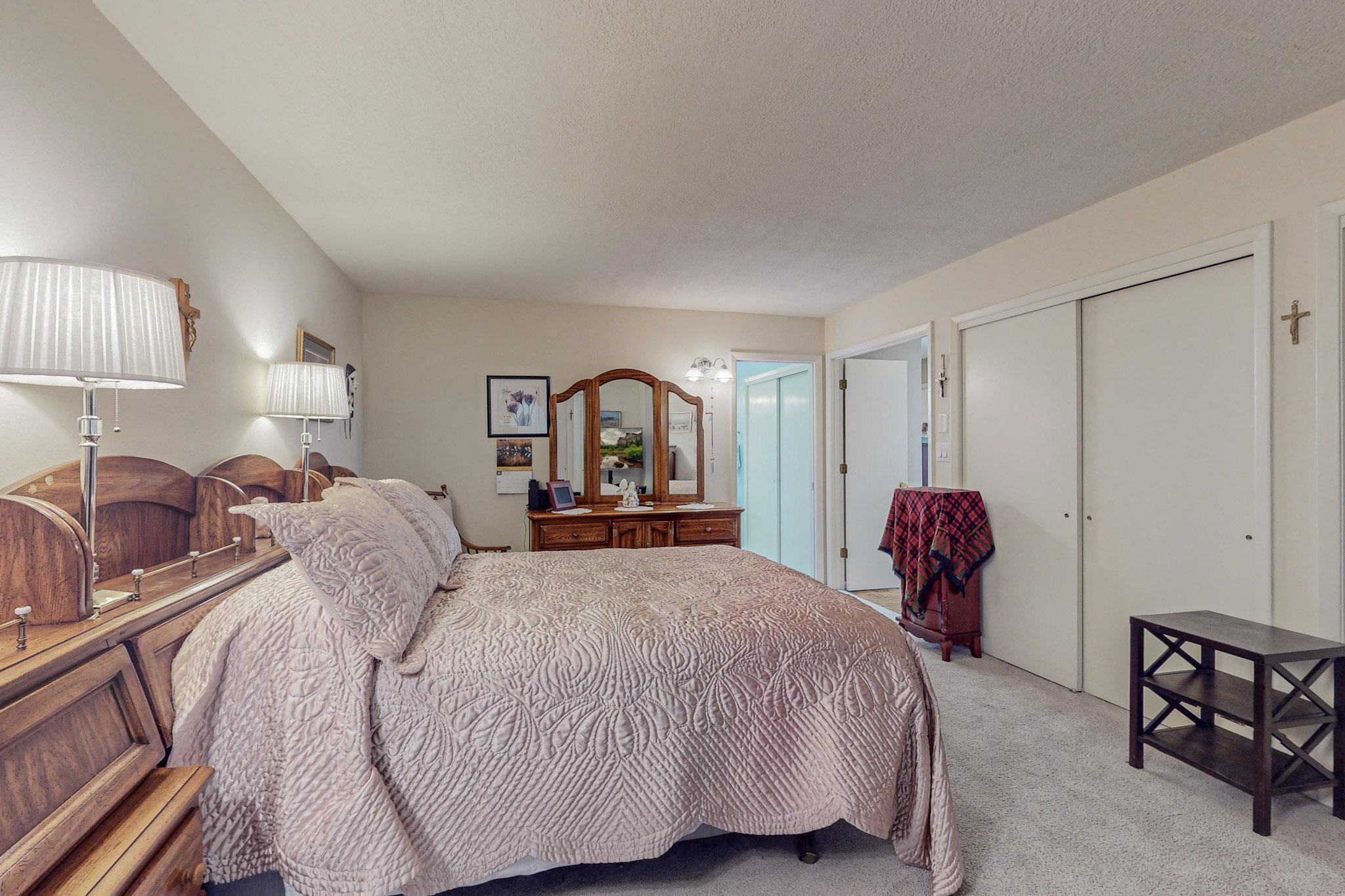 6212 Rio Hondo Drive NE