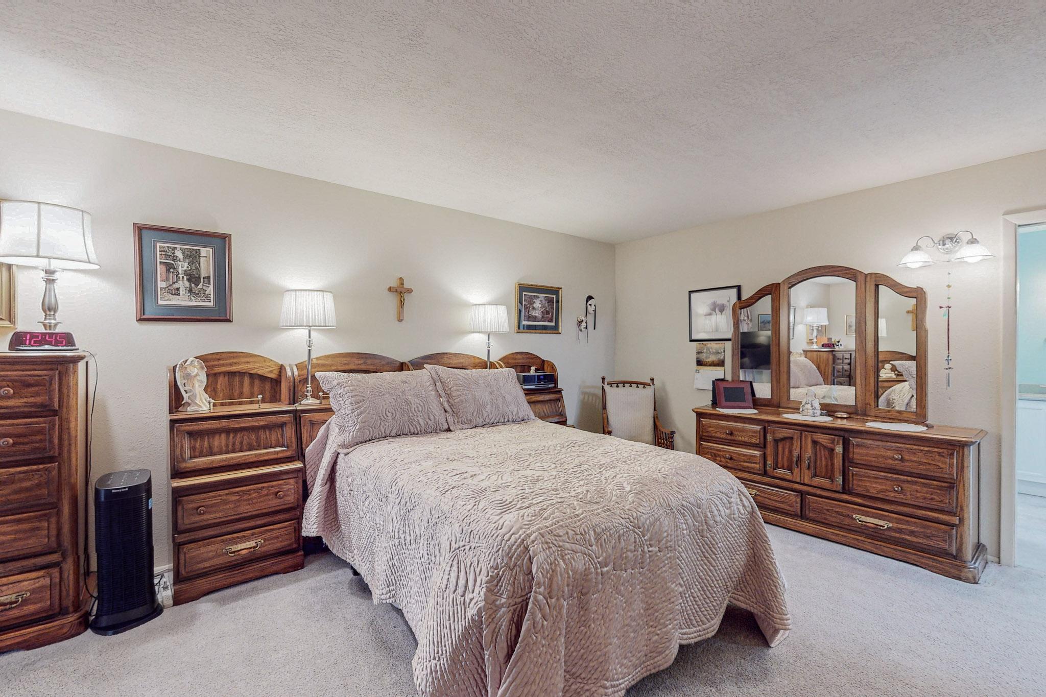 6212 Rio Hondo Drive NE