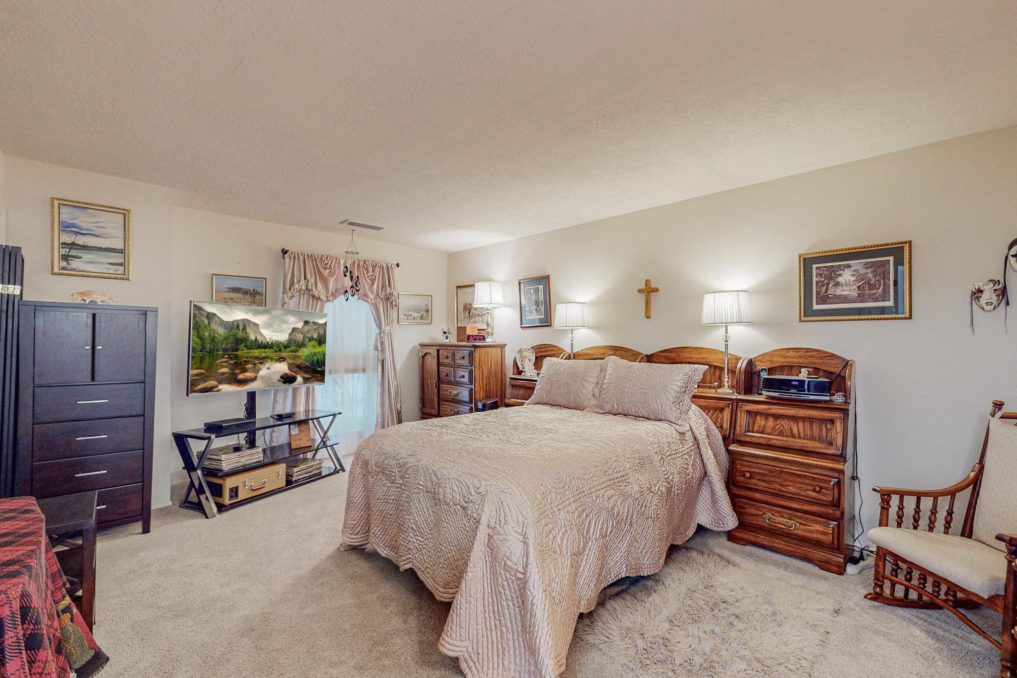 6212 Rio Hondo Drive NE