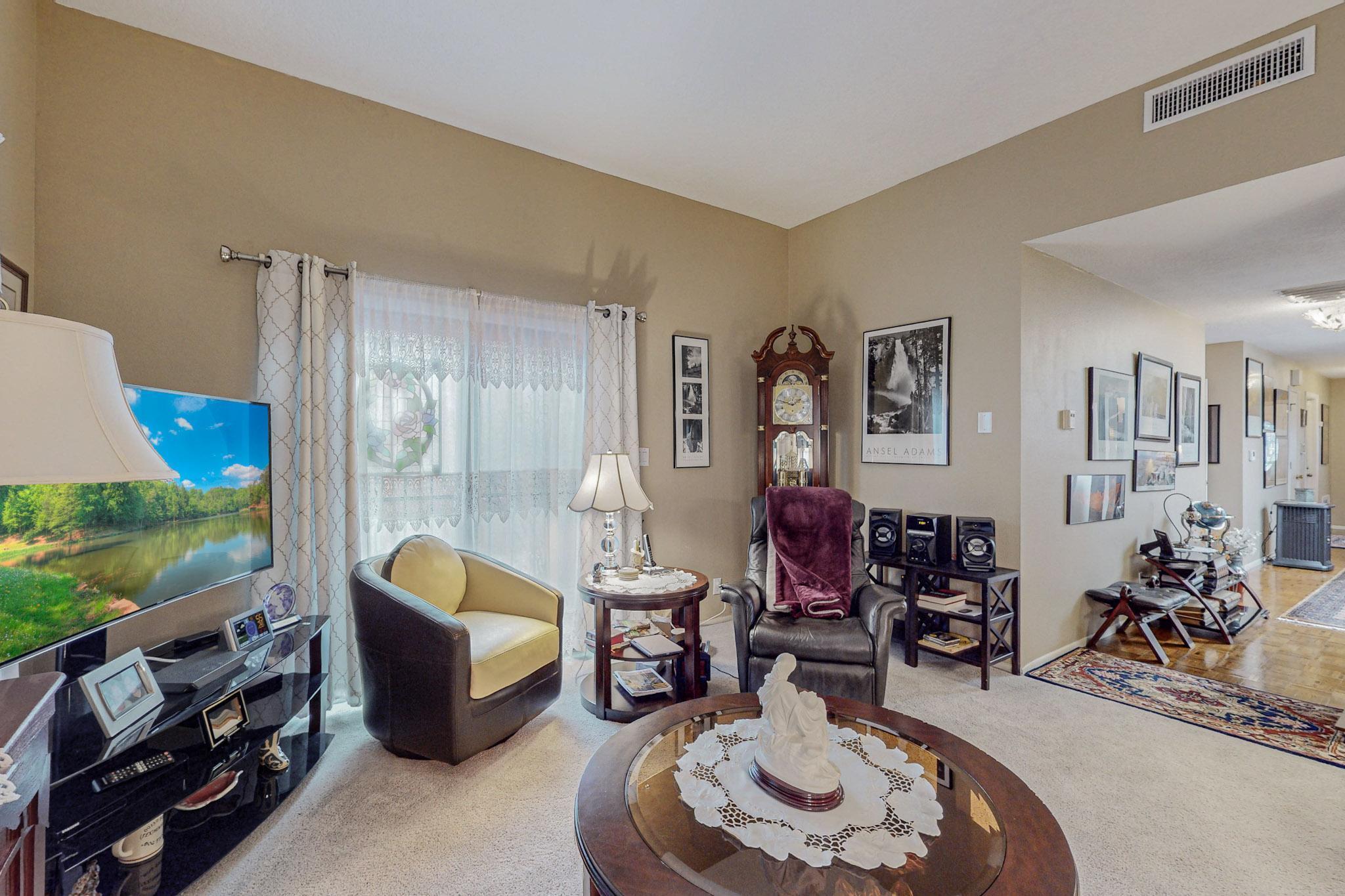 6212 Rio Hondo Drive NE