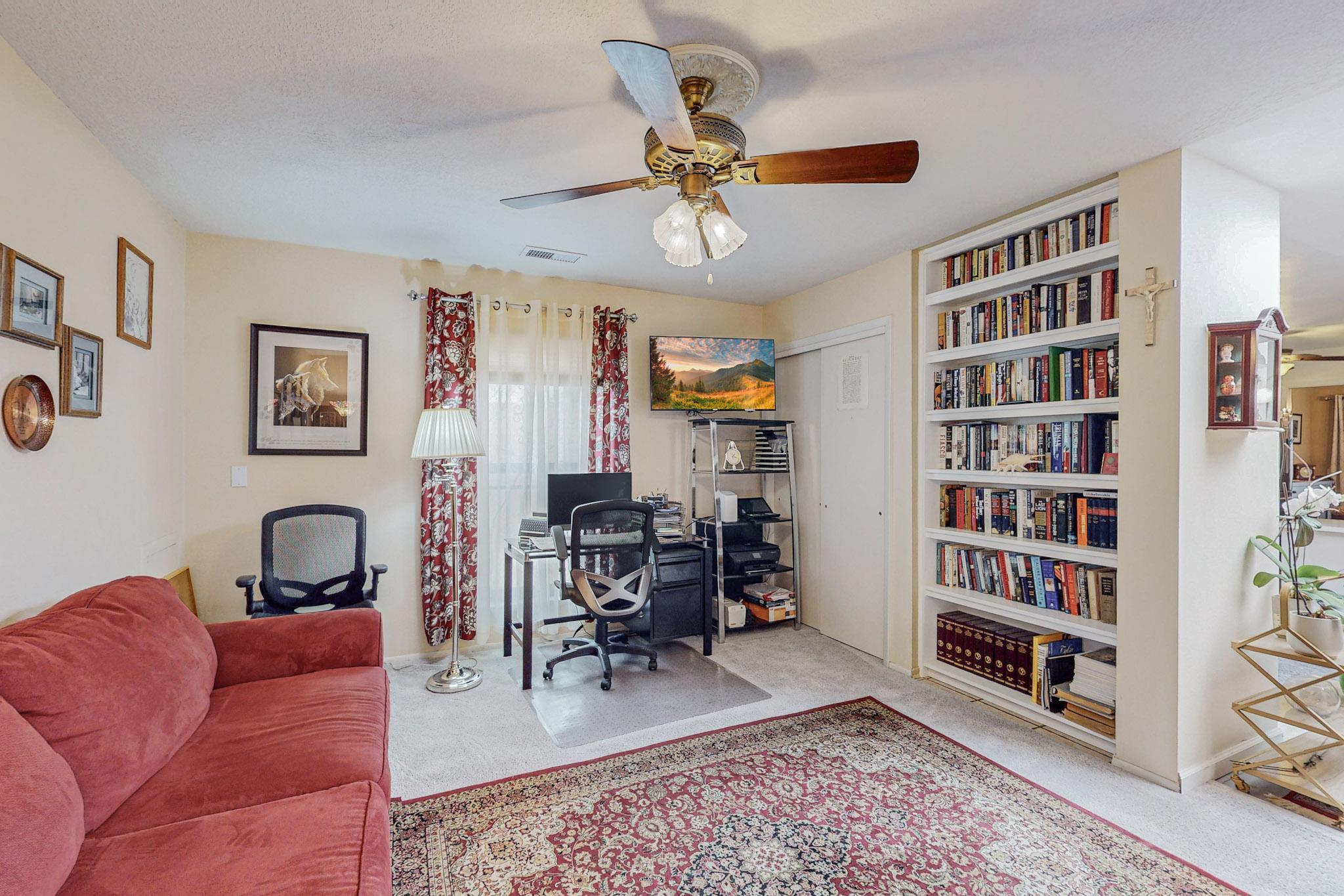 6212 Rio Hondo Drive NE