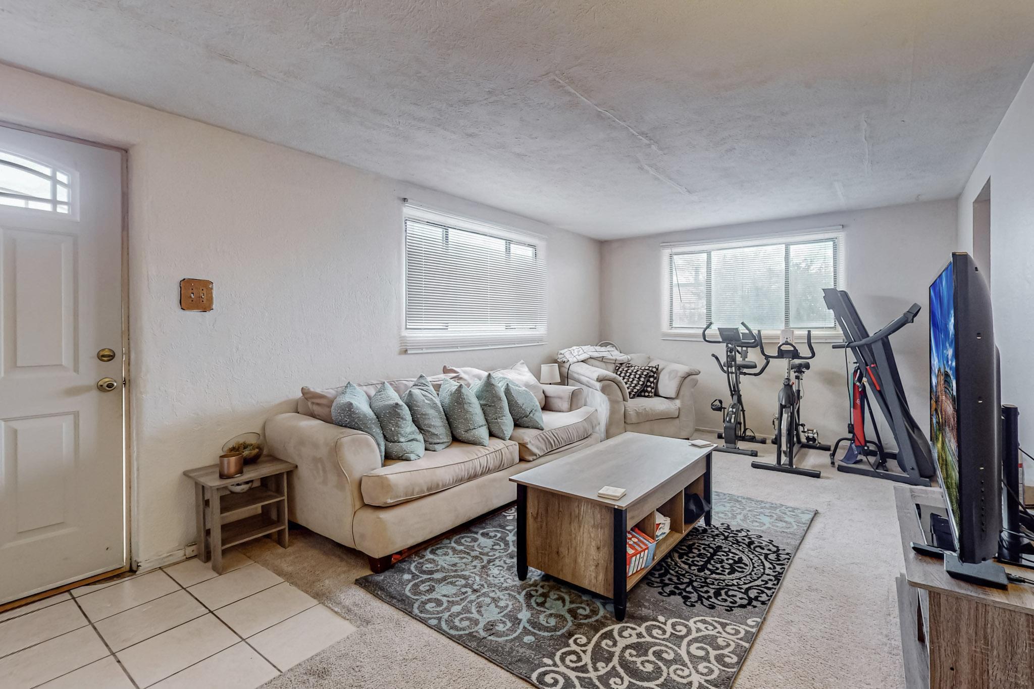 2803 Hermosa Drive NE