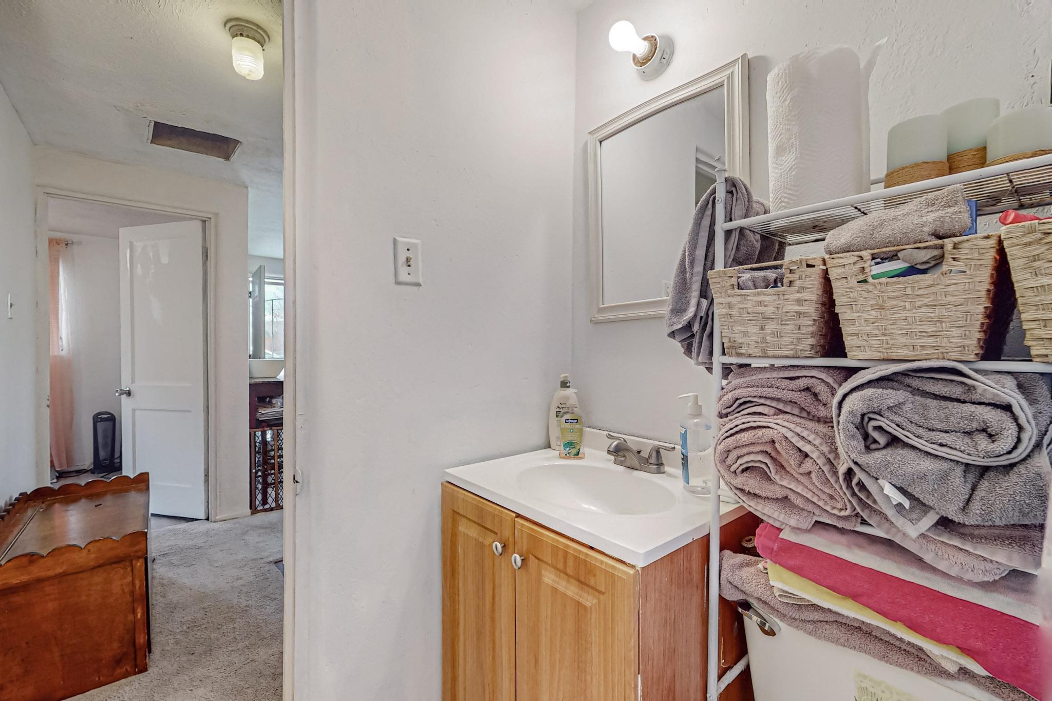 2803 Hermosa Drive NE
