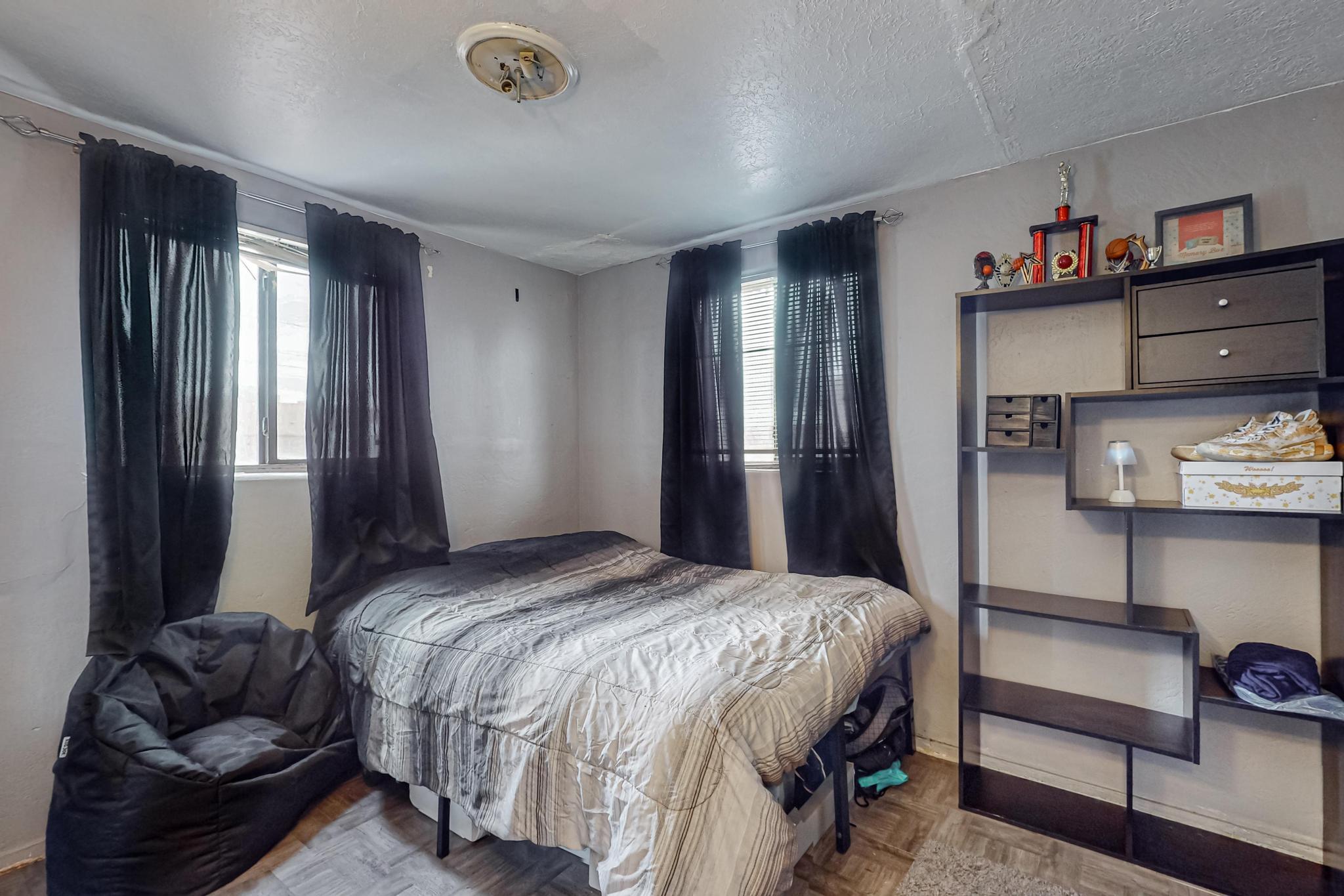 2803 Hermosa Drive NE