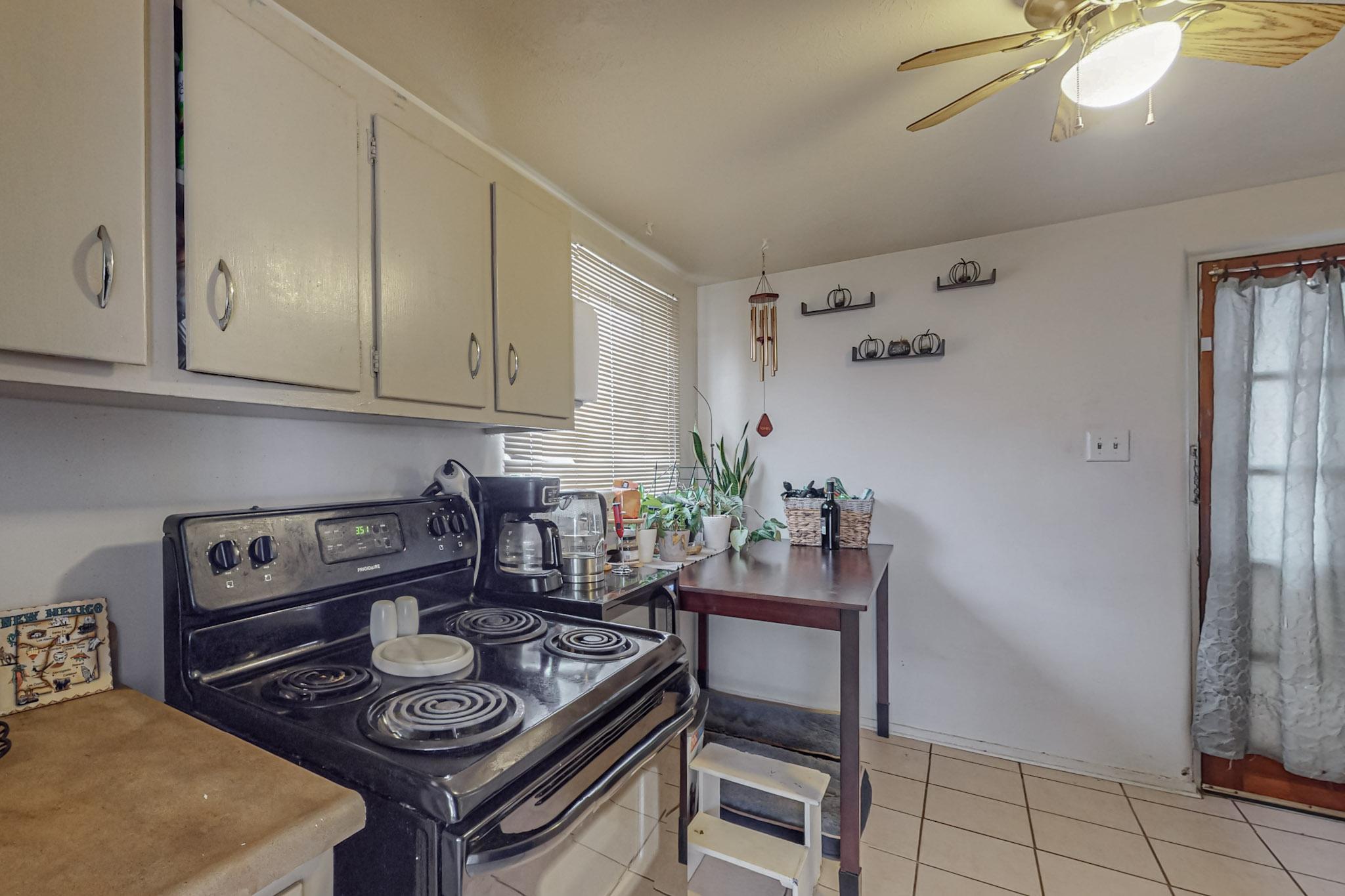 2803 Hermosa Drive NE