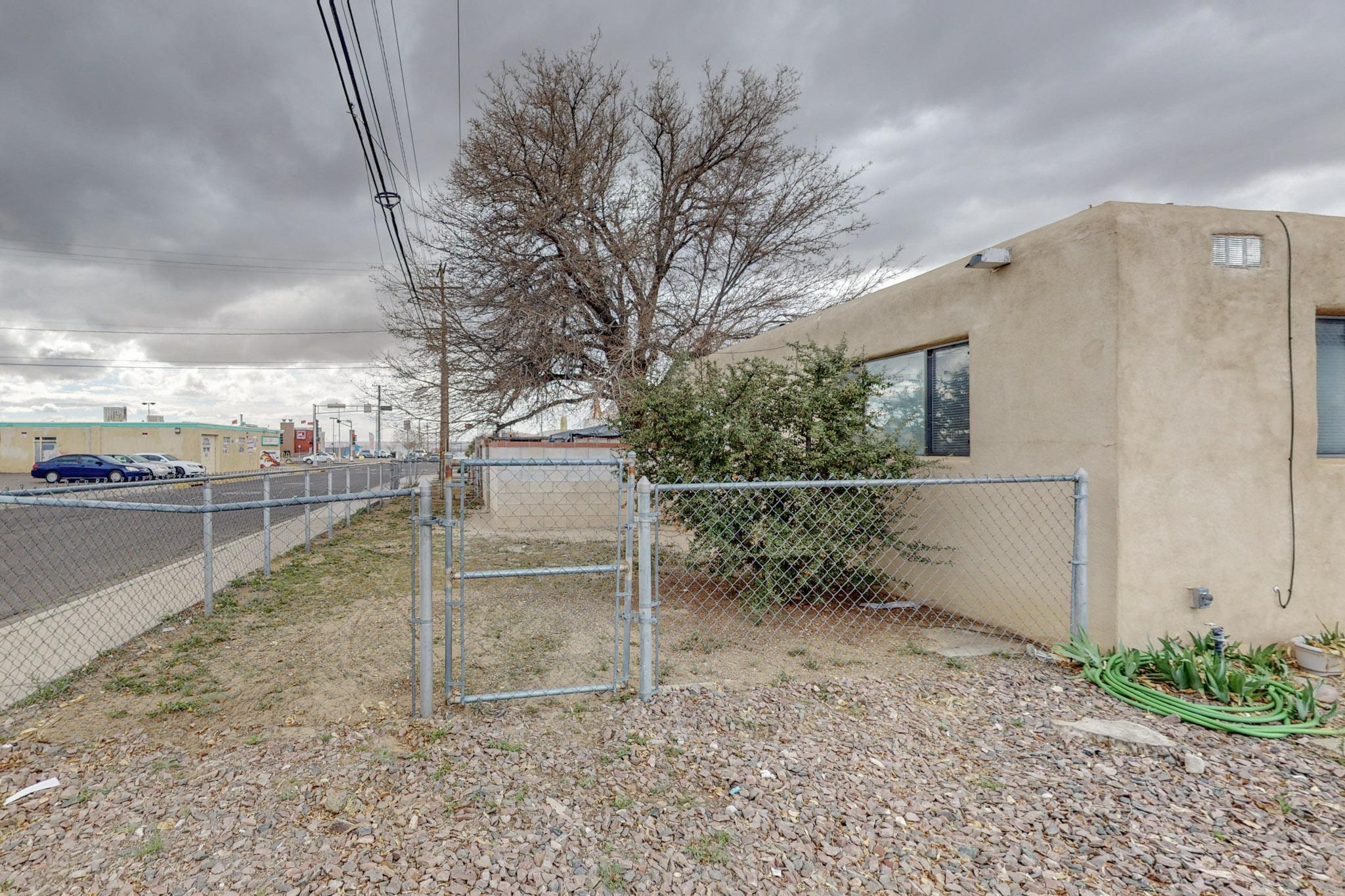 2803 Hermosa Drive NE