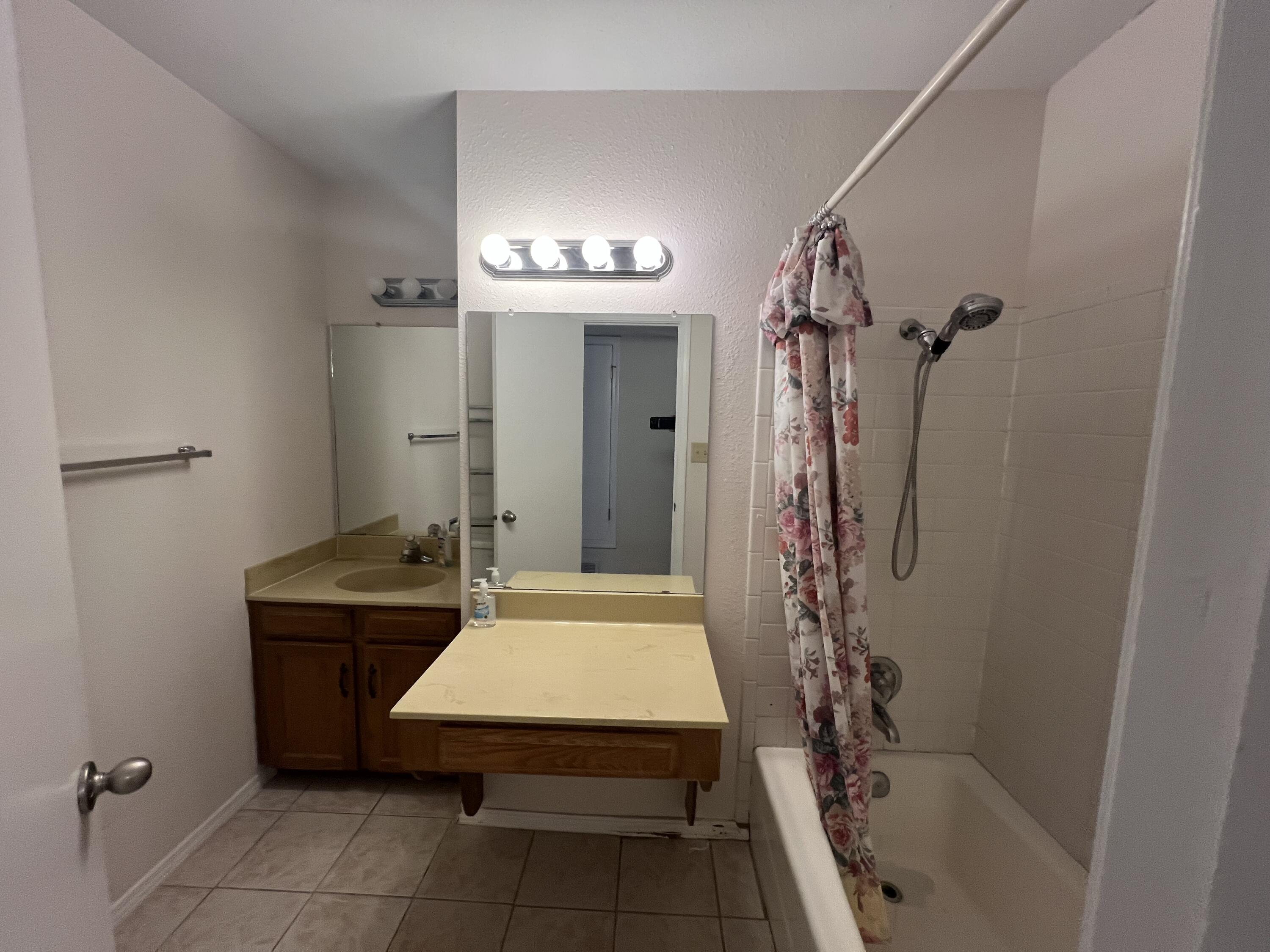 4504 Shiloh Place NE