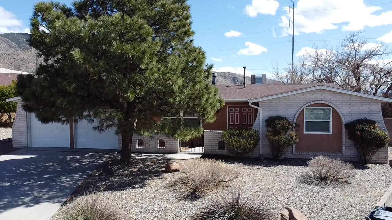 4504 Shiloh Place NE