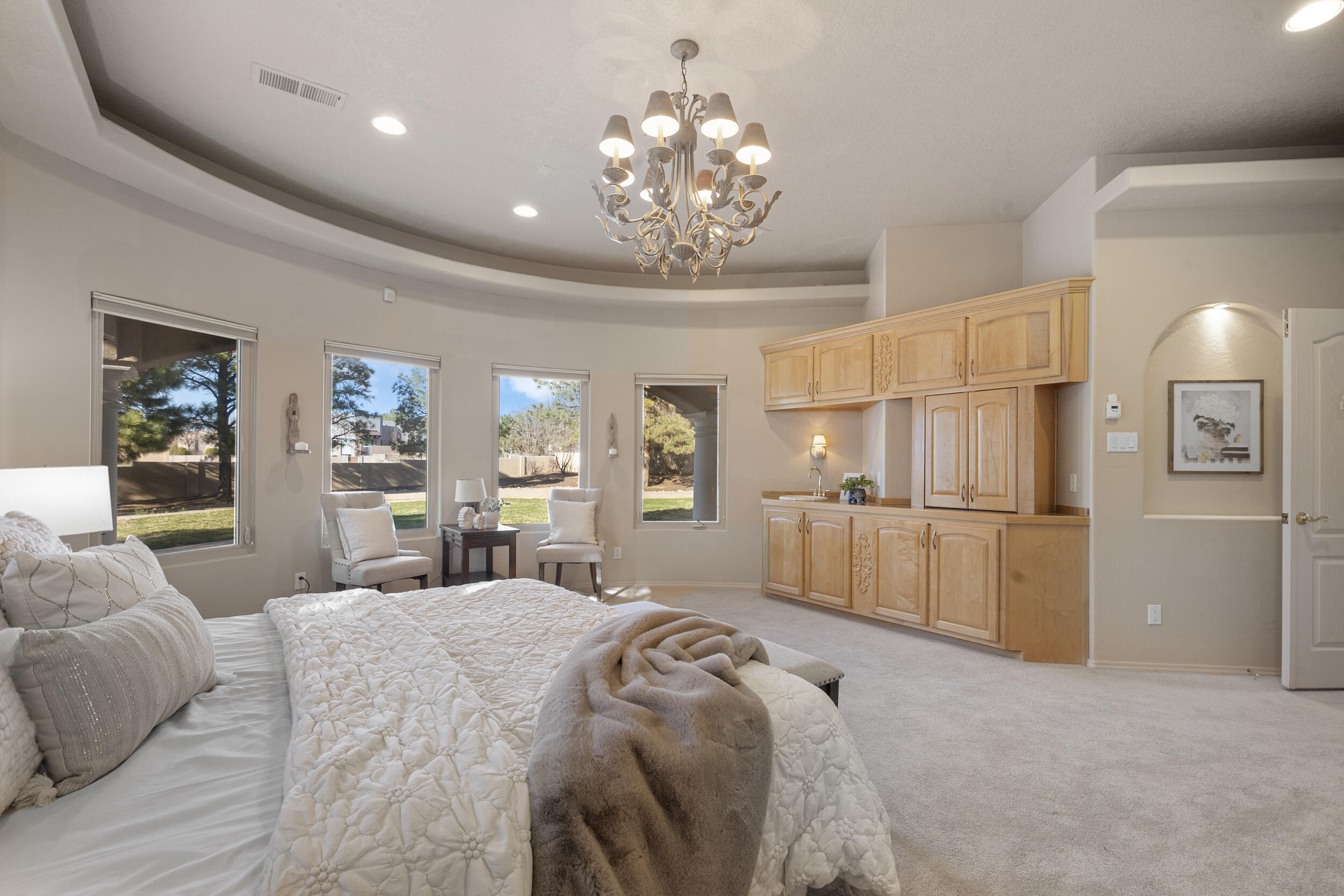 7301 Venice Avenue NE