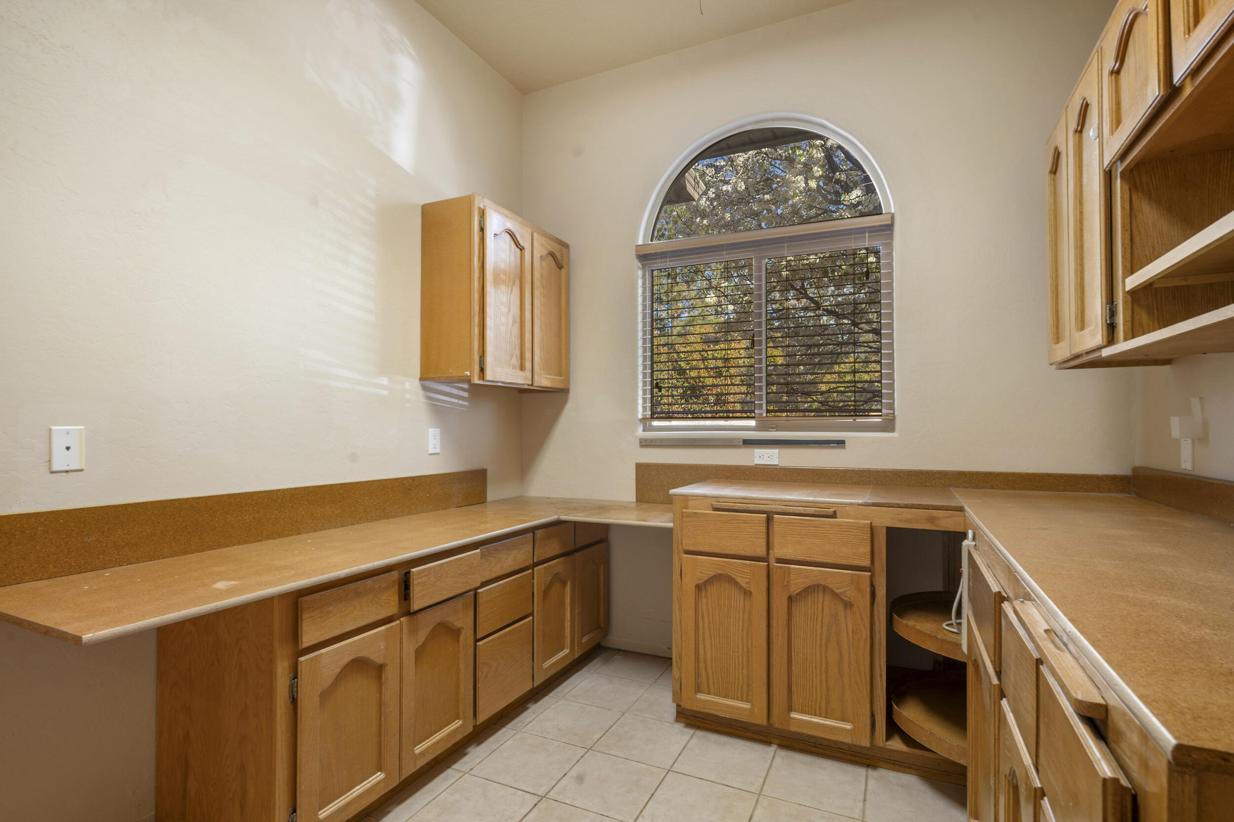 7301 Venice Avenue NE