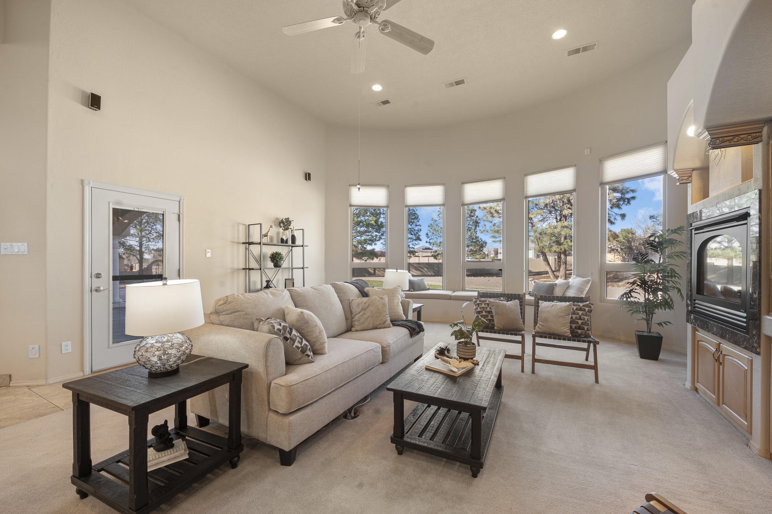 7301 Venice Avenue NE