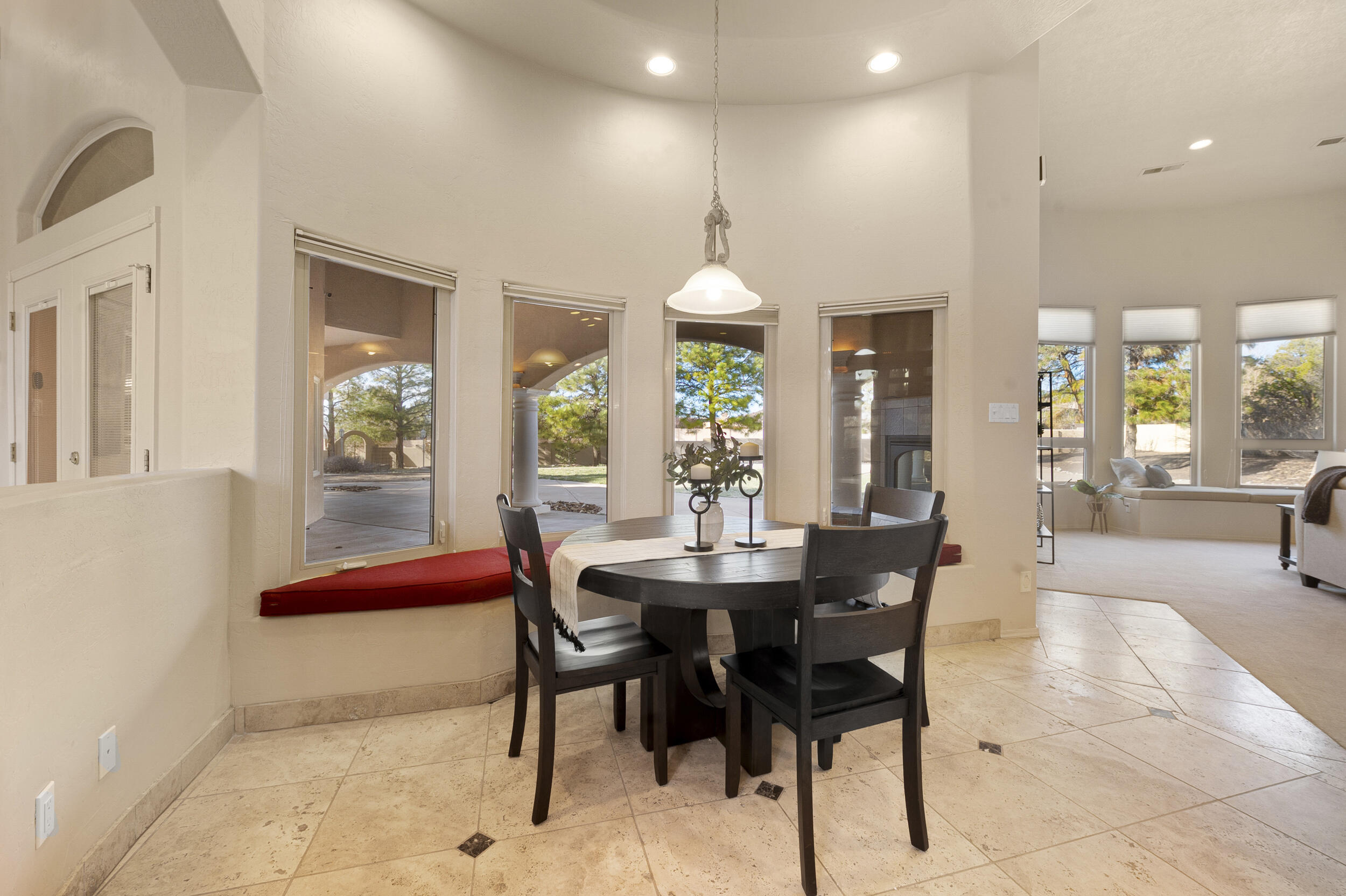 7301 Venice Avenue NE