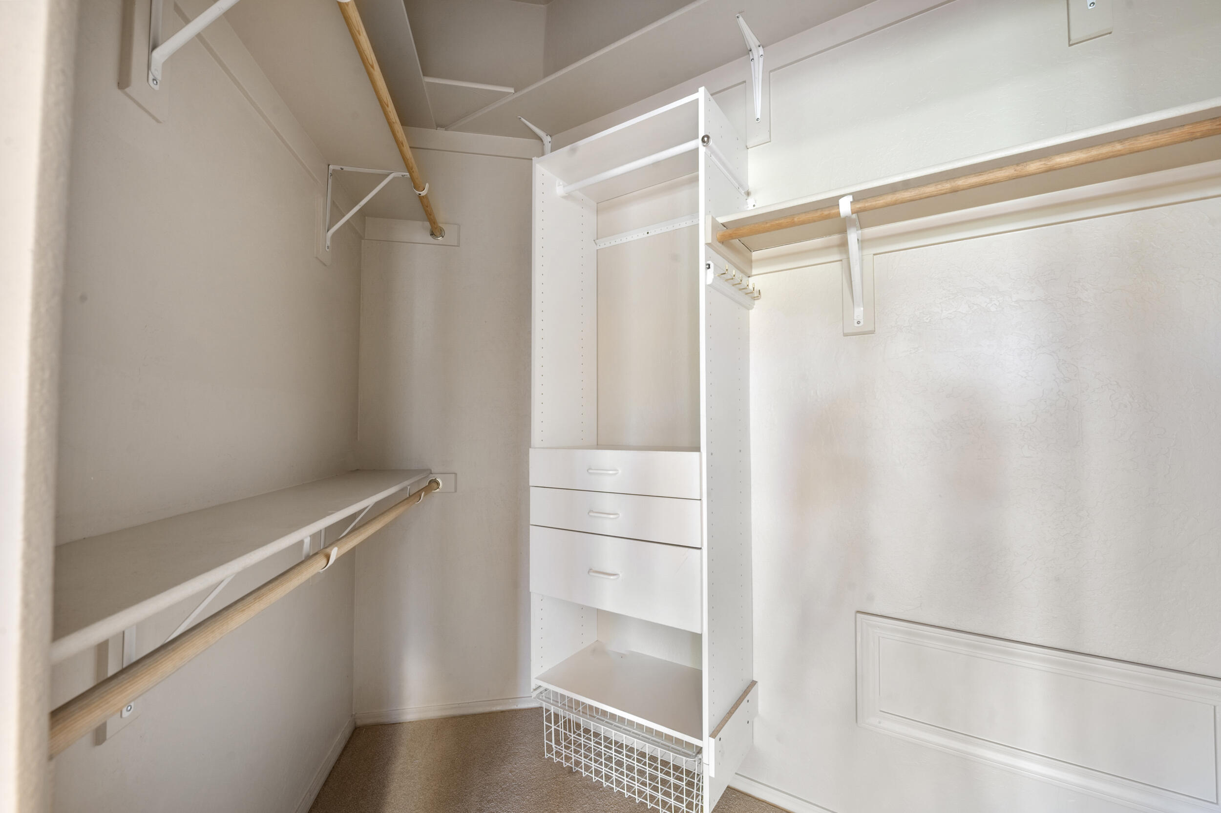 7301 Venice Avenue NE