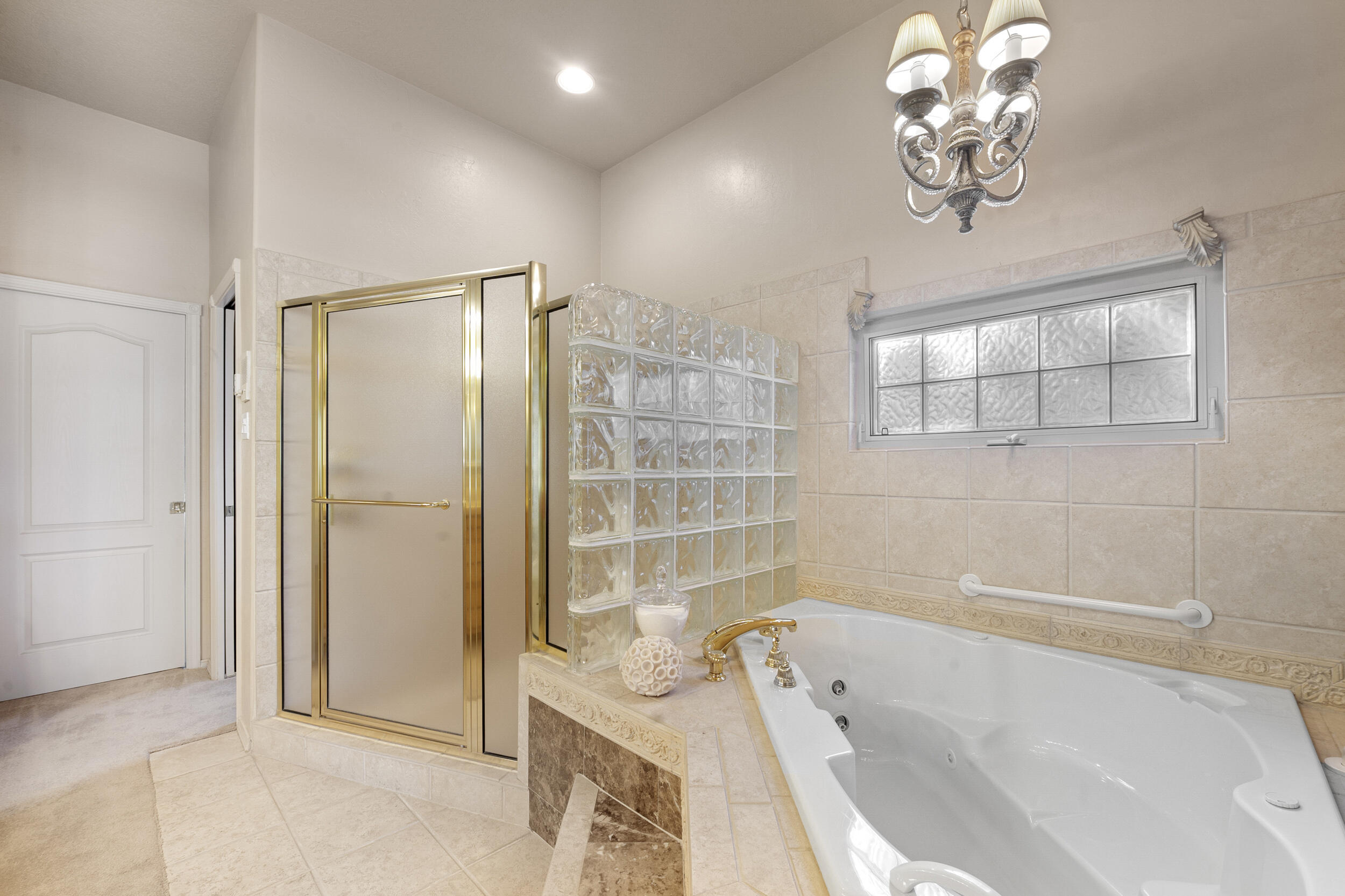 7301 Venice Avenue NE