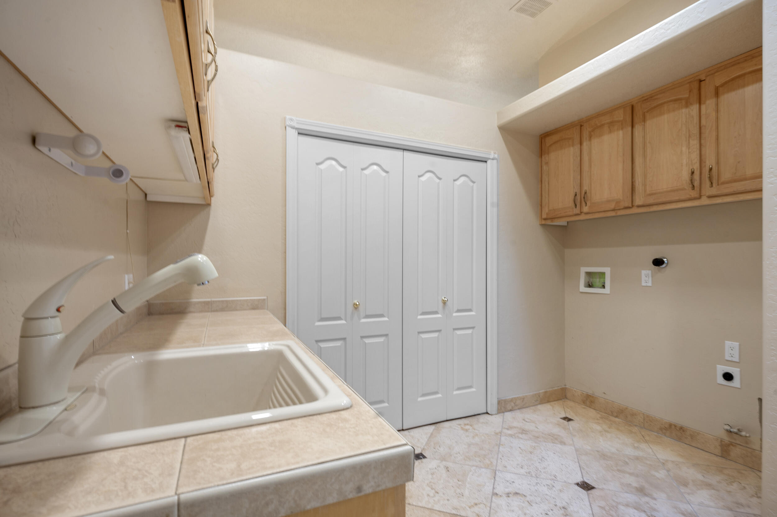 7301 Venice Avenue NE