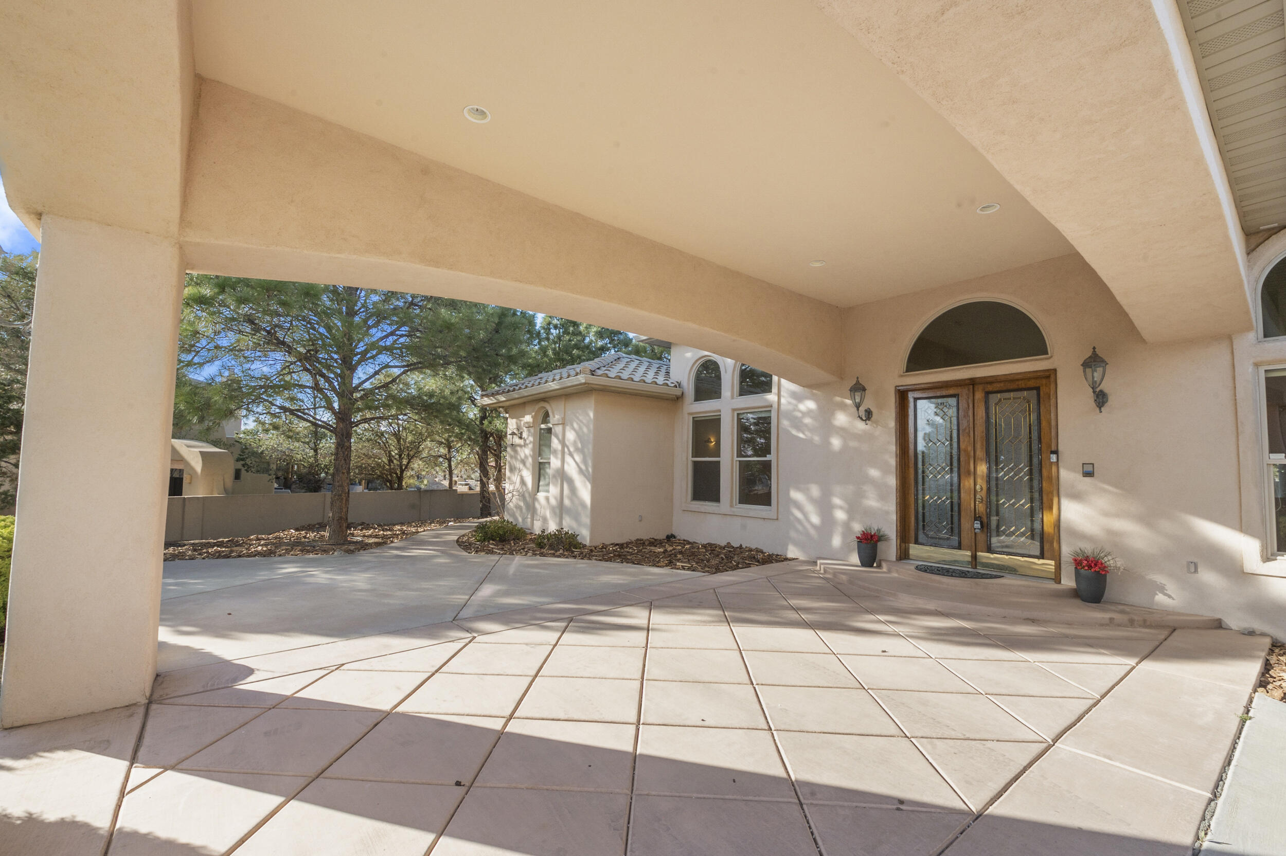 7301 Venice Avenue NE