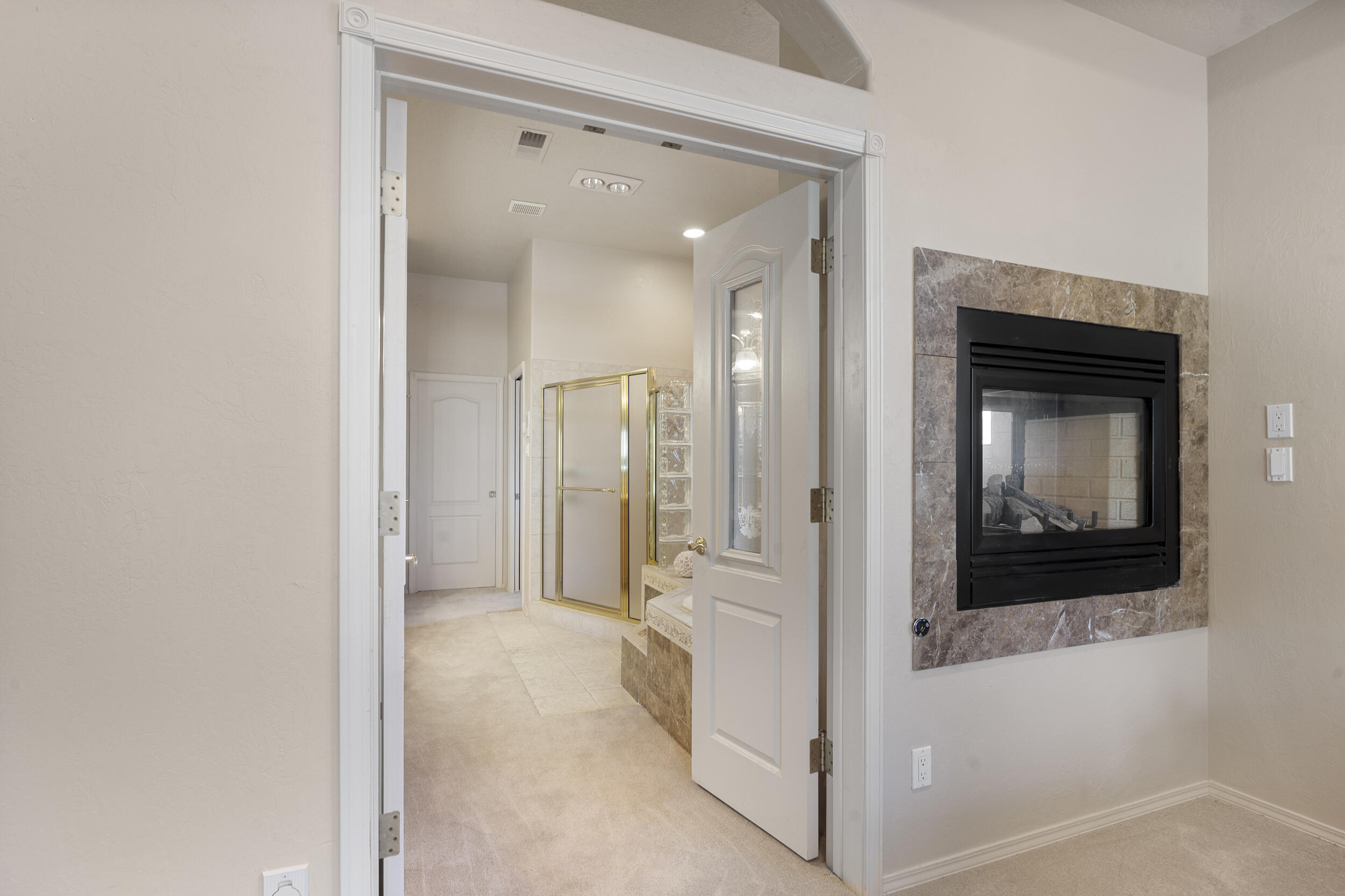 7301 Venice Avenue NE