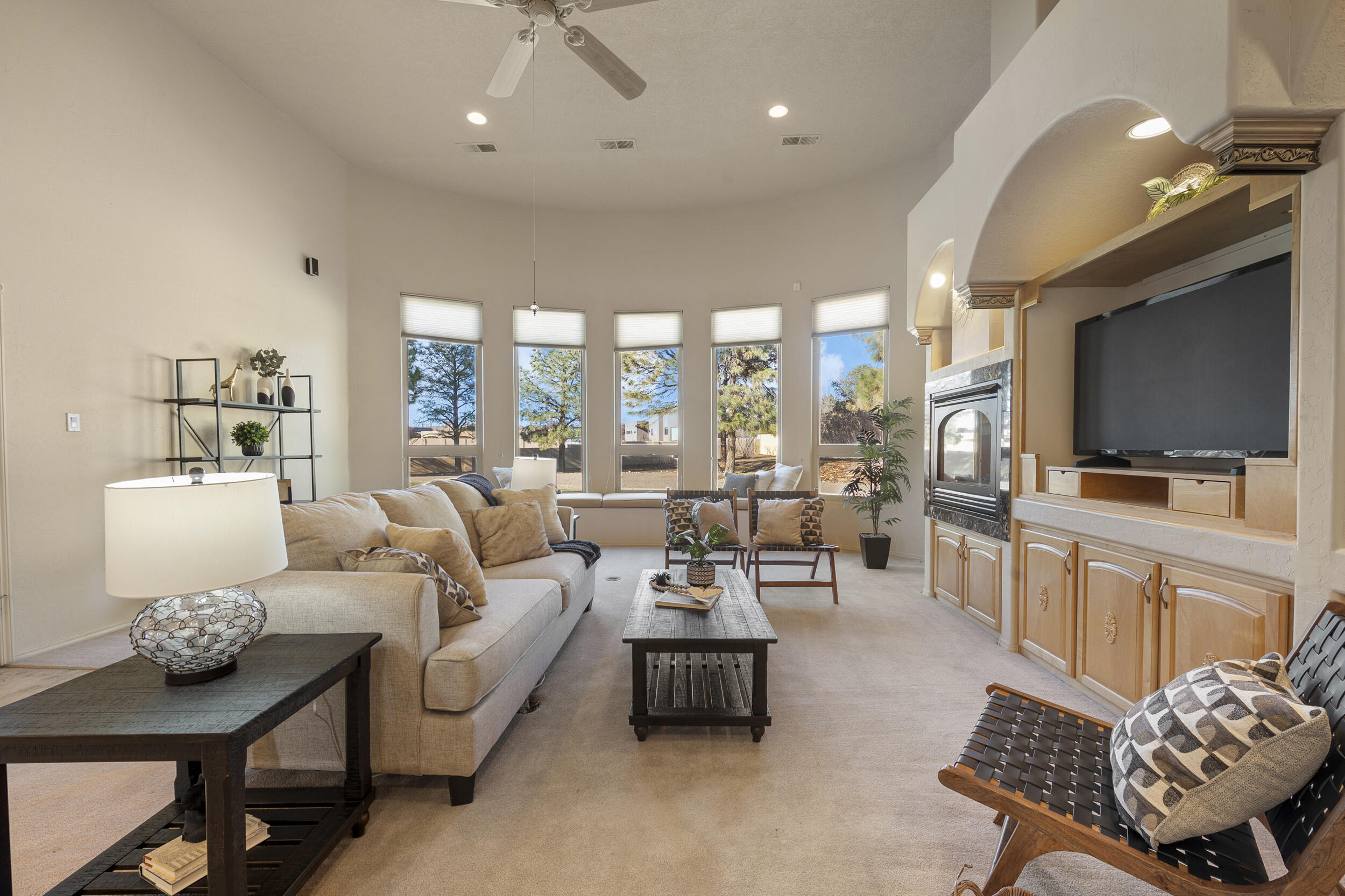 7301 Venice Avenue NE