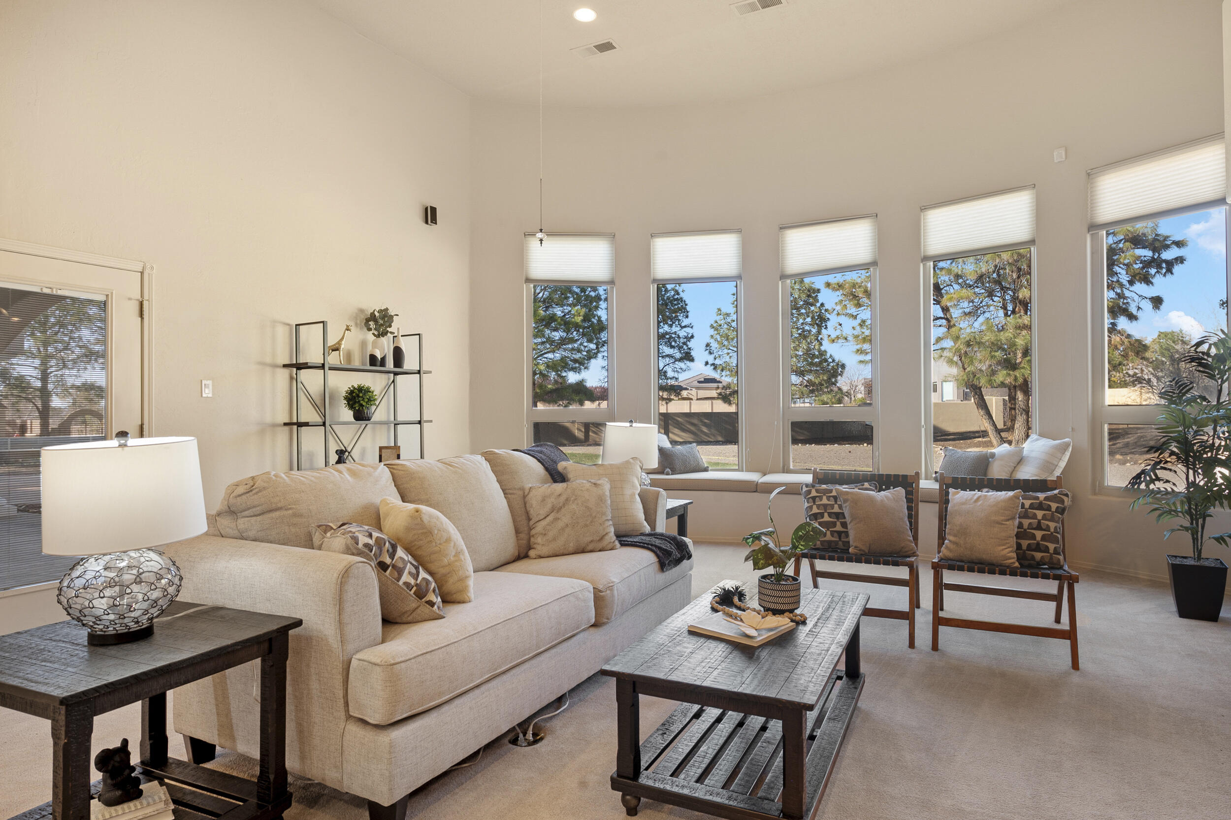 7301 Venice Avenue NE