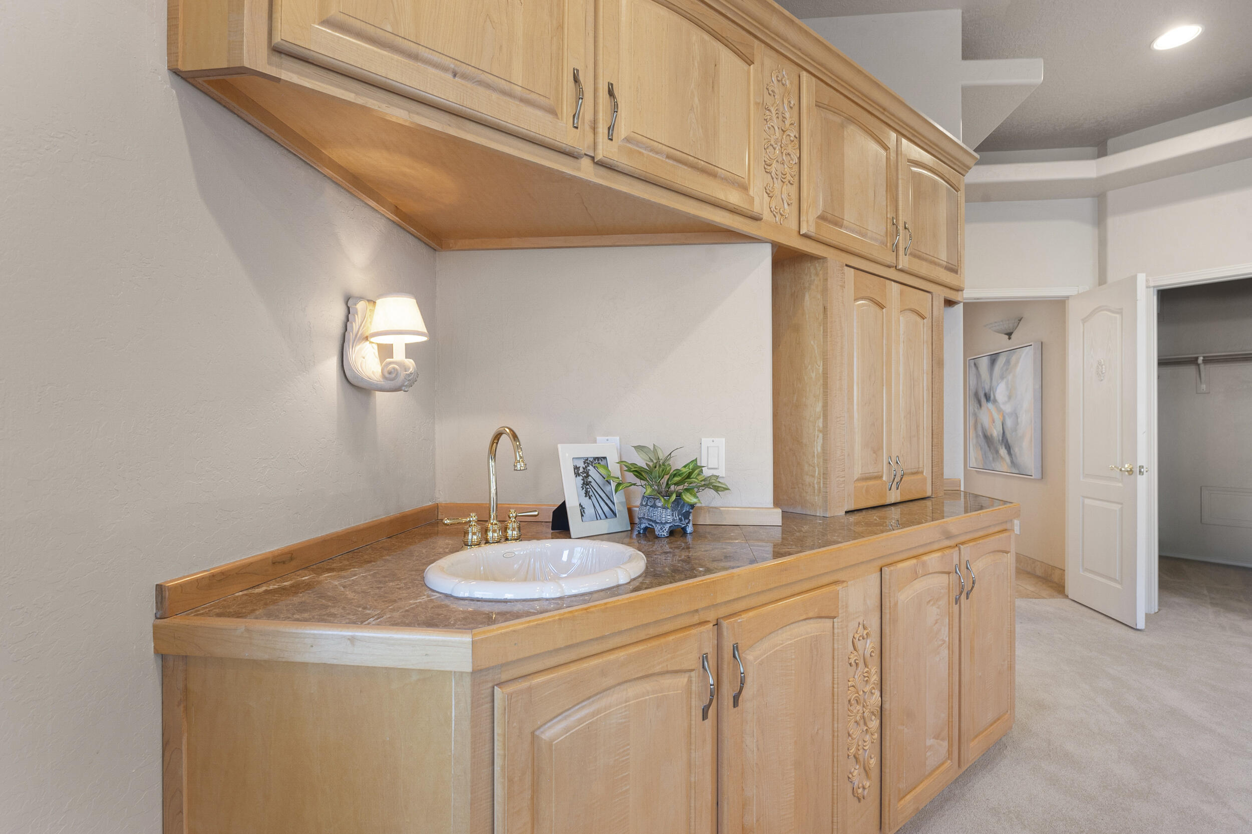 7301 Venice Avenue NE