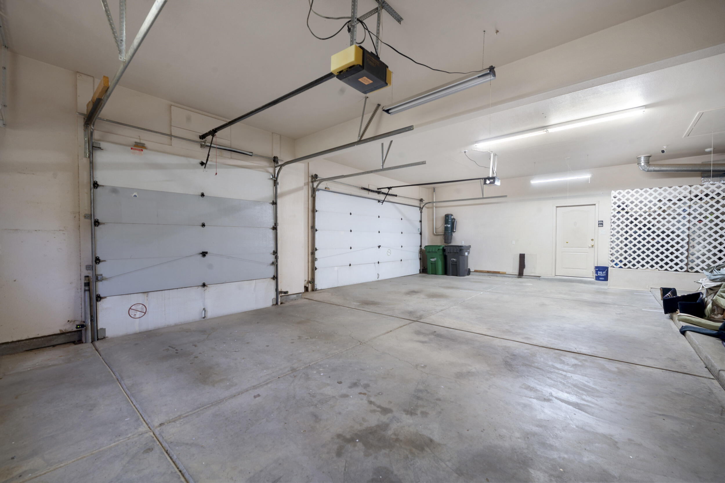 7301 Venice Avenue NE