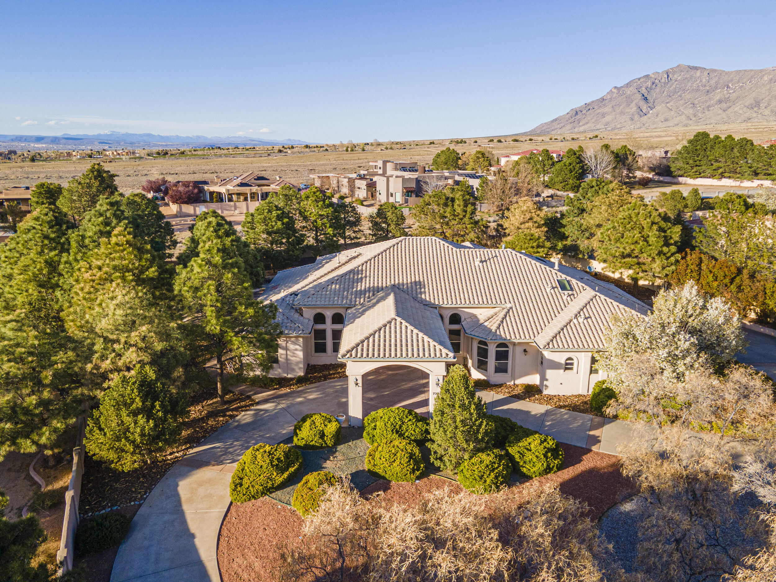 7301 Venice Avenue NE